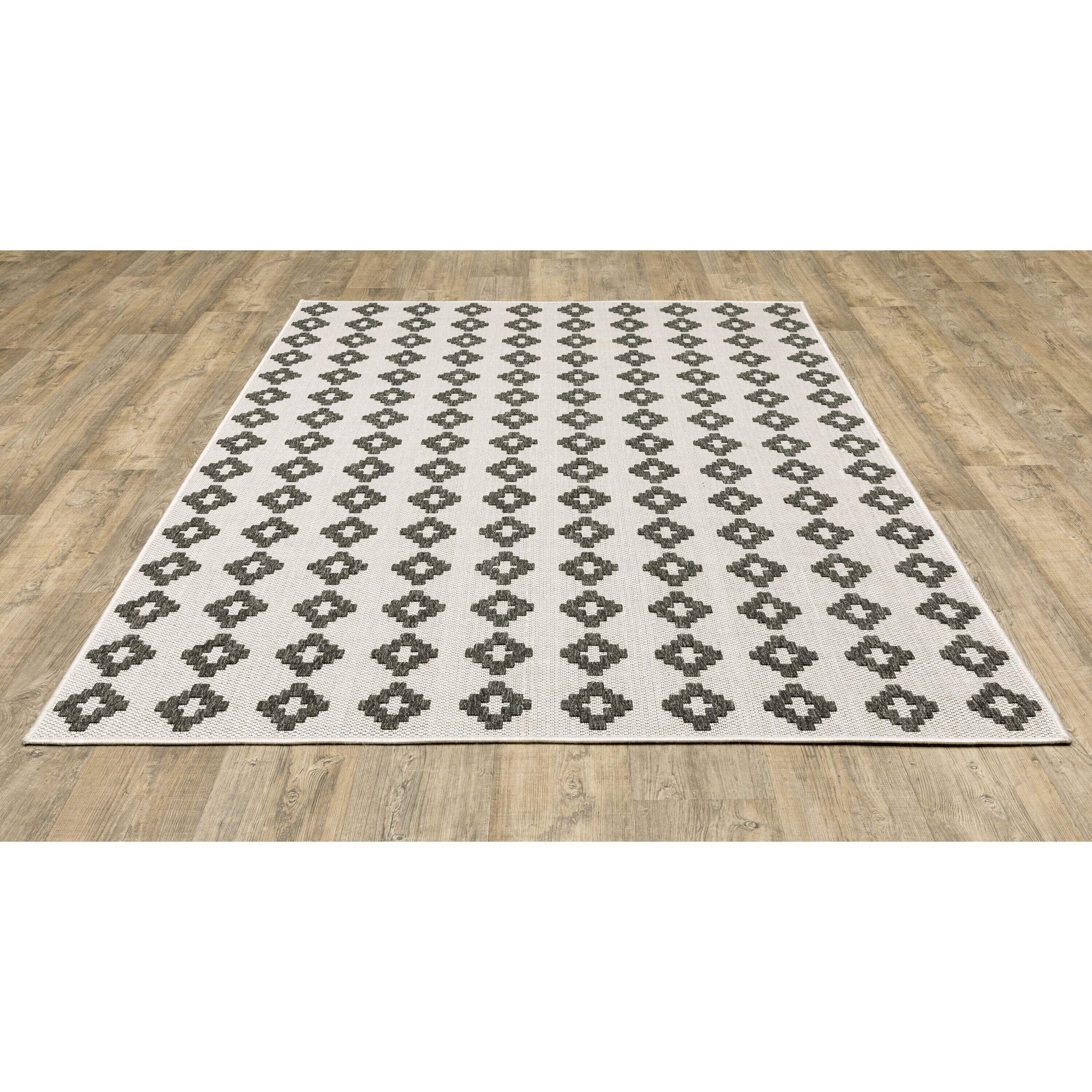 5' x 7' Diamond Ikat Outdoor Rug Black - Threshold™