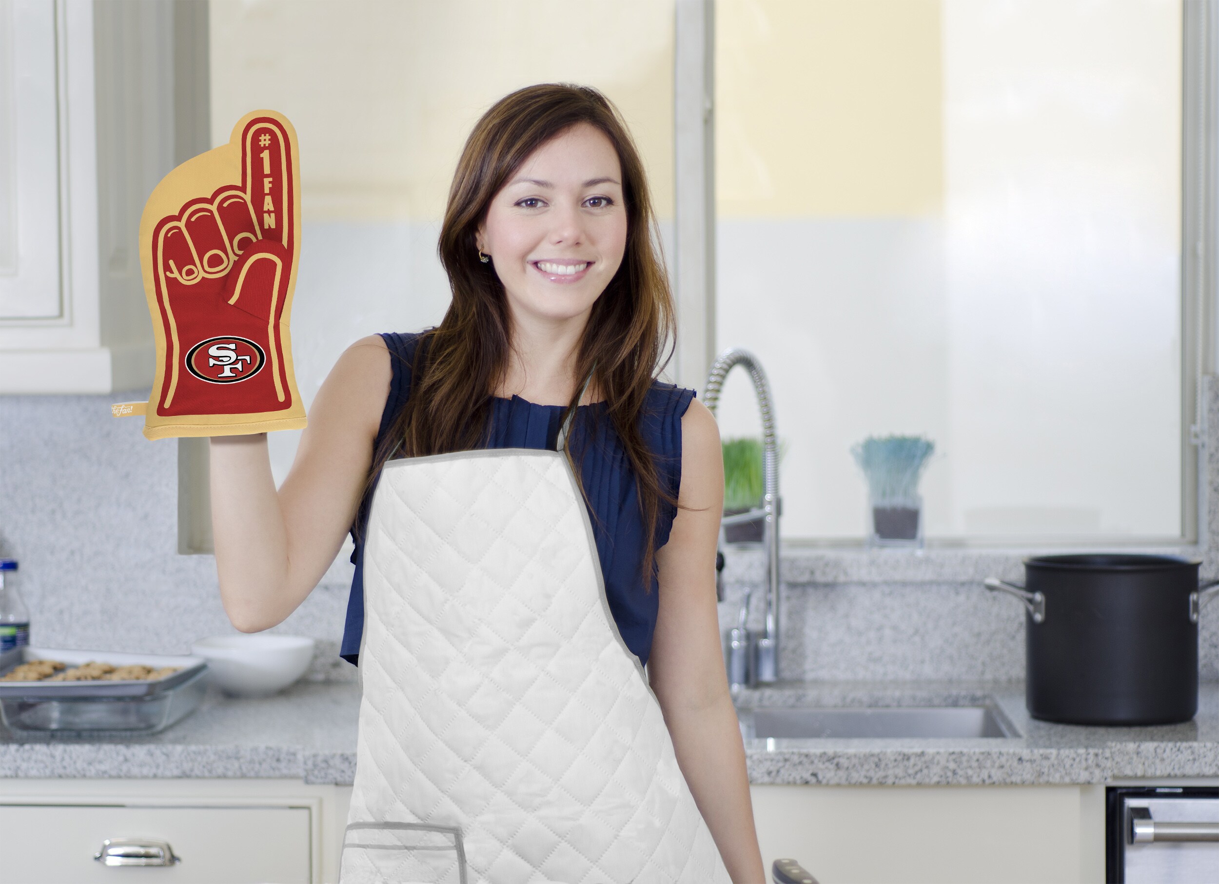 Sportula Cotton Logo Any Occasion Oven Mitt in the Kitchen Towels