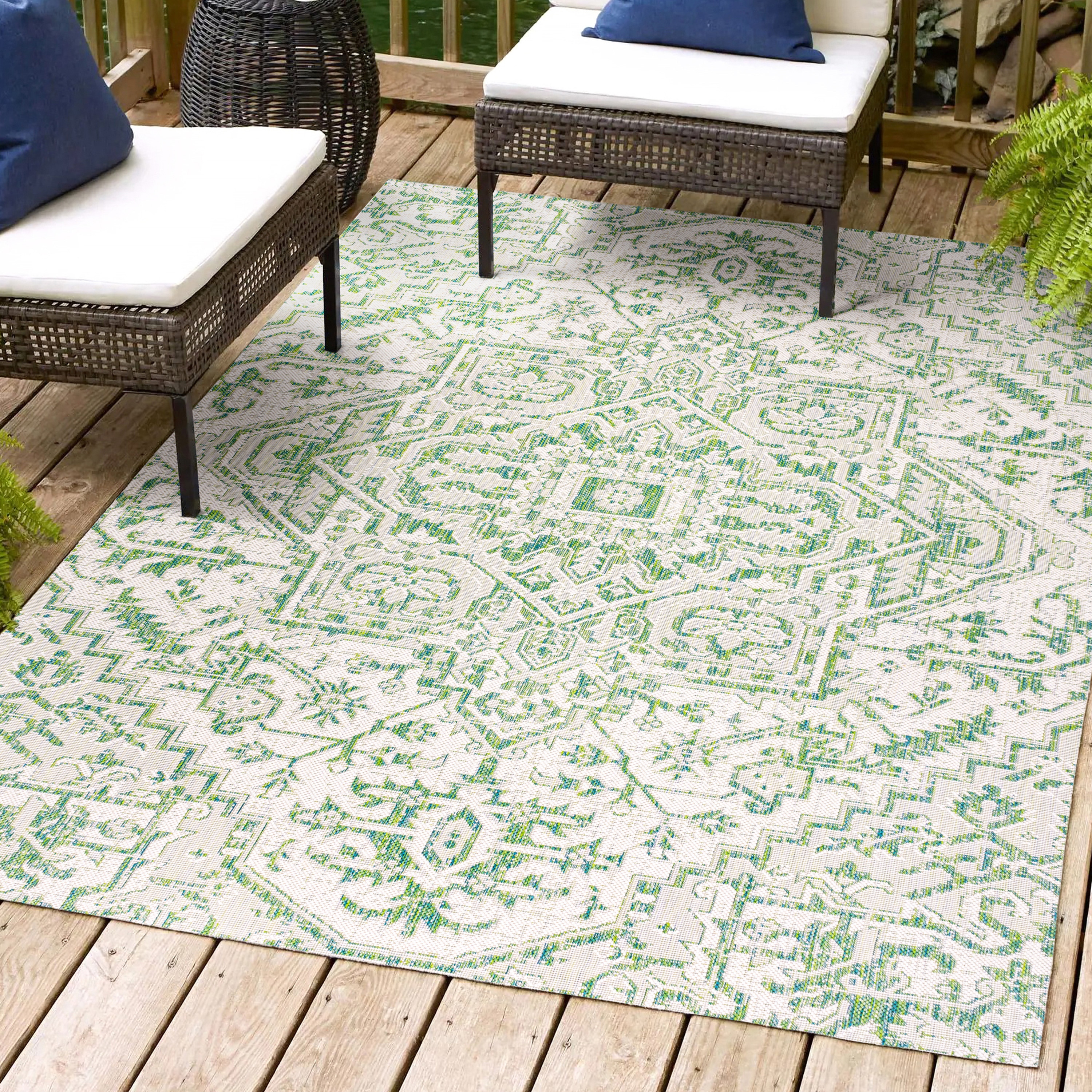 JONATHAN  Y SMB105G-4 Santa Monica 4 x 6 (ft) Loomed Polypropylene Green/Cream Rectangular Indoor/Outdoor Distressed/Overdyed Coastal Area rug