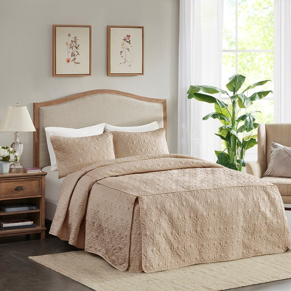 FAVSH 3 Piece Split Corner Pleated Quilted Bedspread Khaki Queen