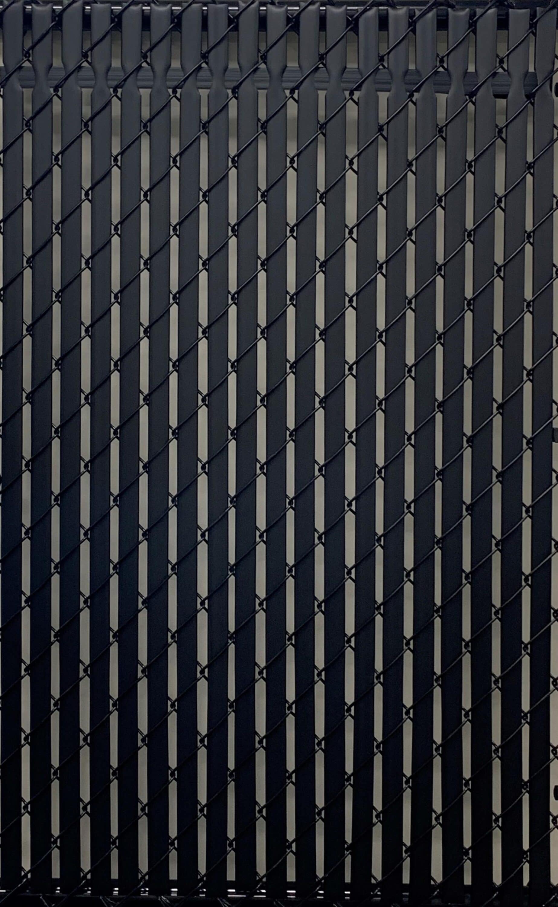 Pexco PVT-BLACK-8 8-ft H x 1-in W 9 -Gauge Black HDPE Blank Privacy Walk-thru Chain Link Fence Slat 2-in -Mesh Size 82 -Pack