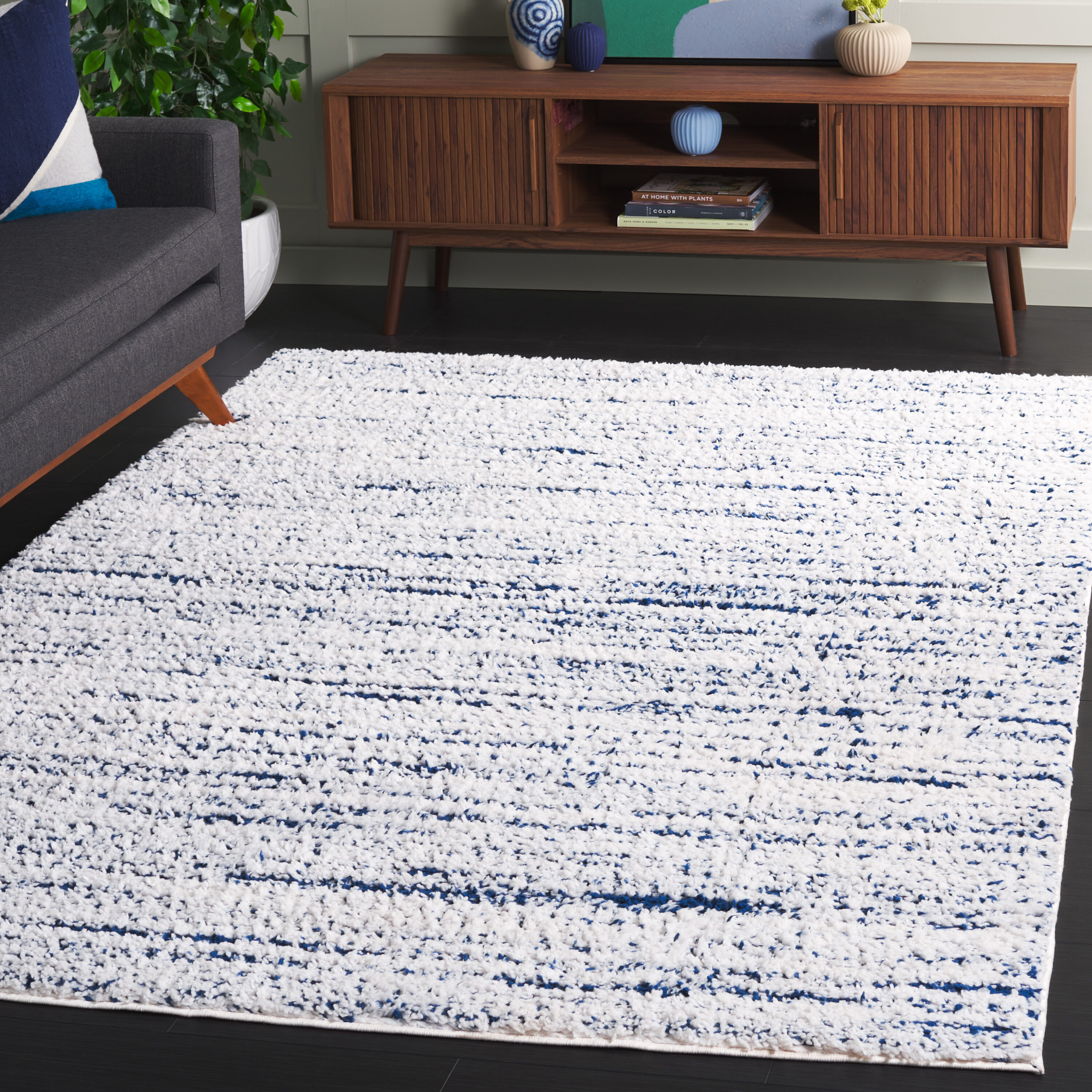 Rumi Shag 5 x 8 (ft) Loomed Polyester Navy/Ivory Rectangular Indoor Solid Professionally Clean Only Area rug