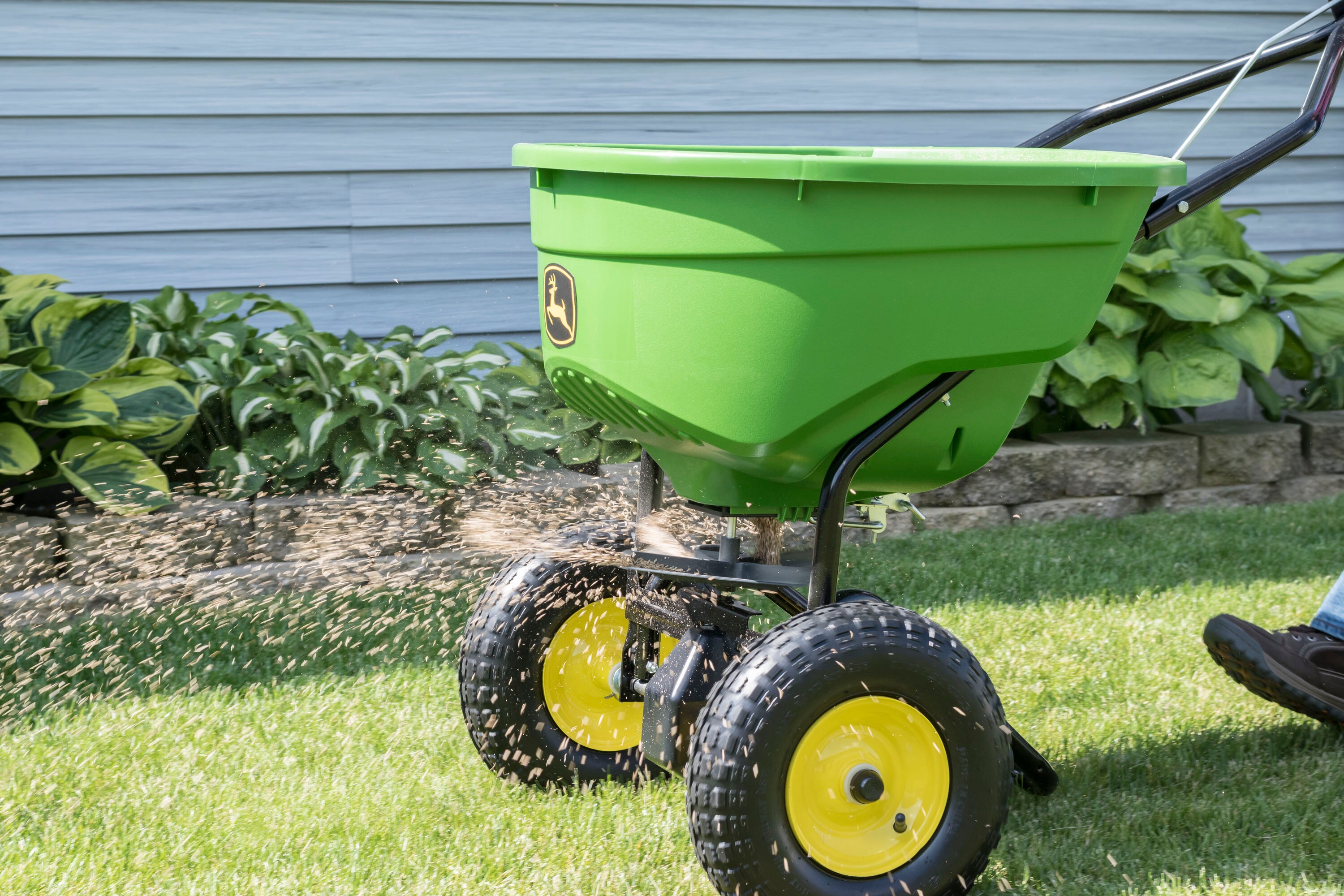 John Deere 130 Lbs Capacity Broadcast Tow Behind Spreader In The Tow Behind Spreaders 6754