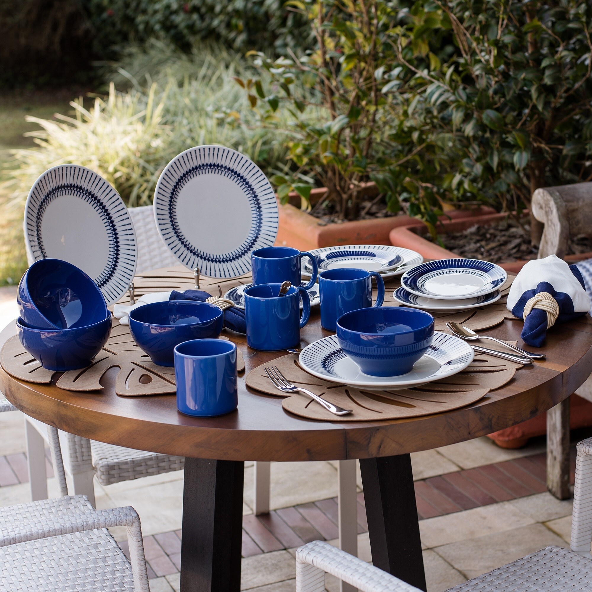 Manhattan Comfort 2-AM19-1645 dinnerware - View #6