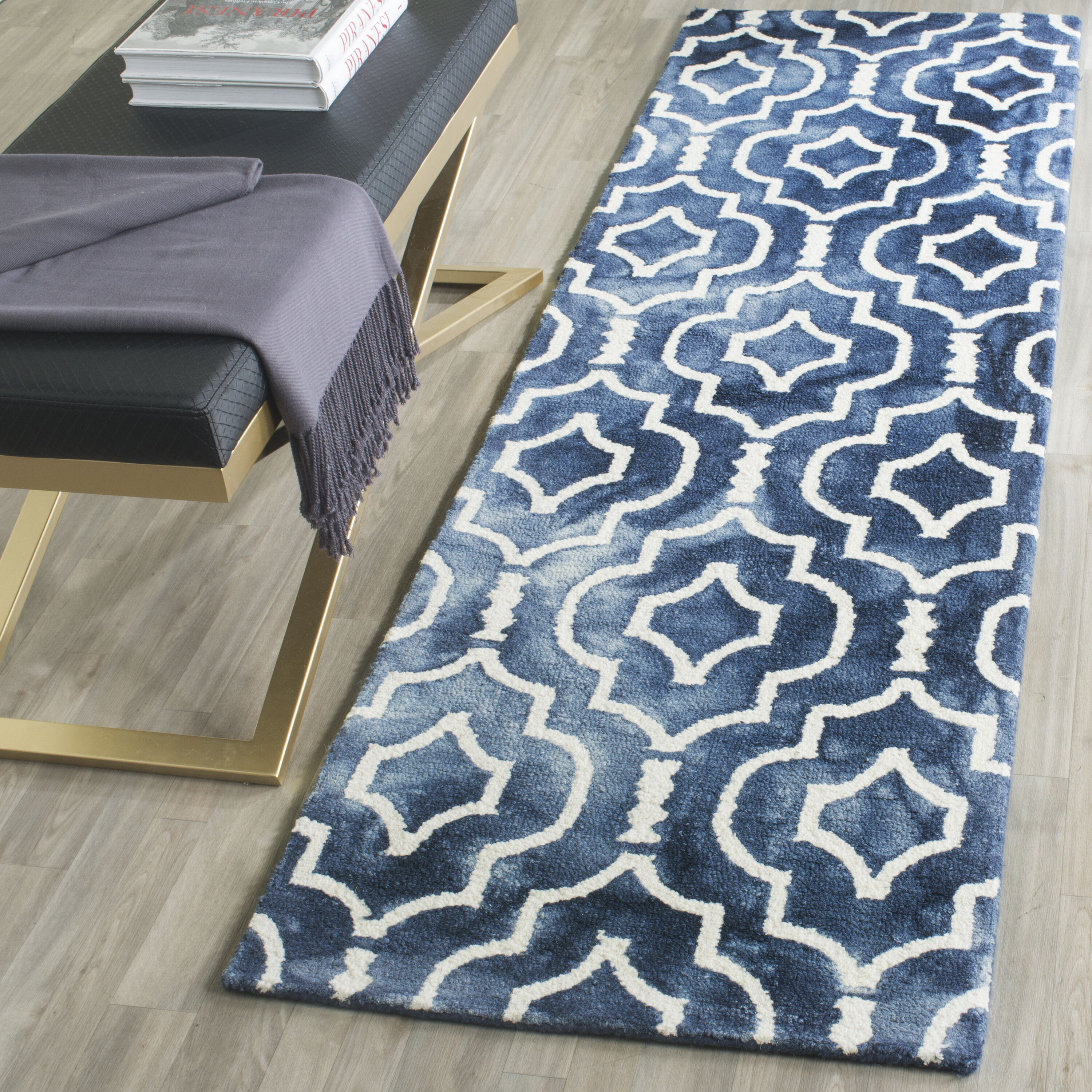 Safavieh DDY538N-210 Dip Dye Danna 2 x 10 (ft) Tufted Wool Navy/Ivory Rectangular Indoor Geometric Bohemian/Eclectic Runner rug