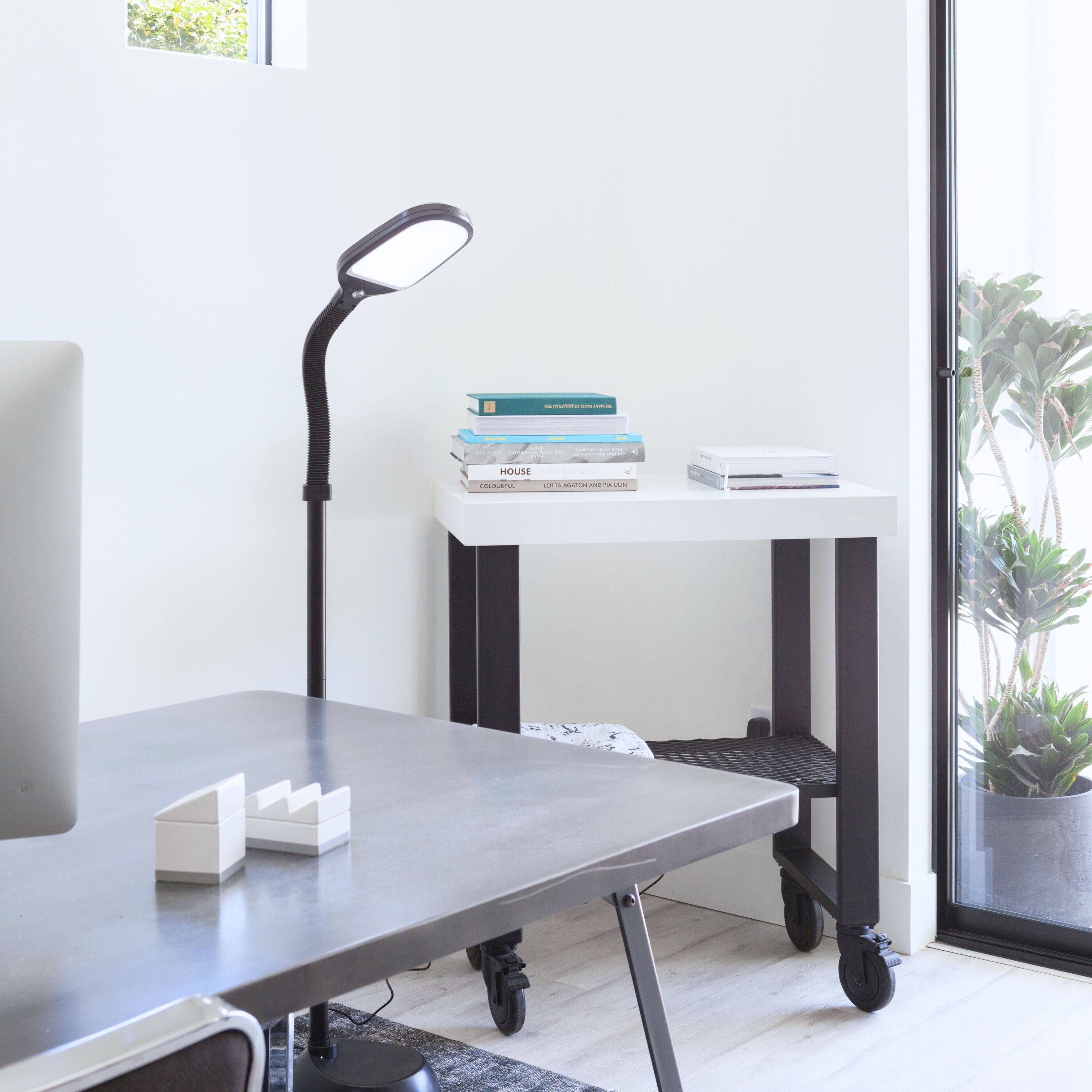 Brightech FL-LTSPN-BLK floorlamps - View #8