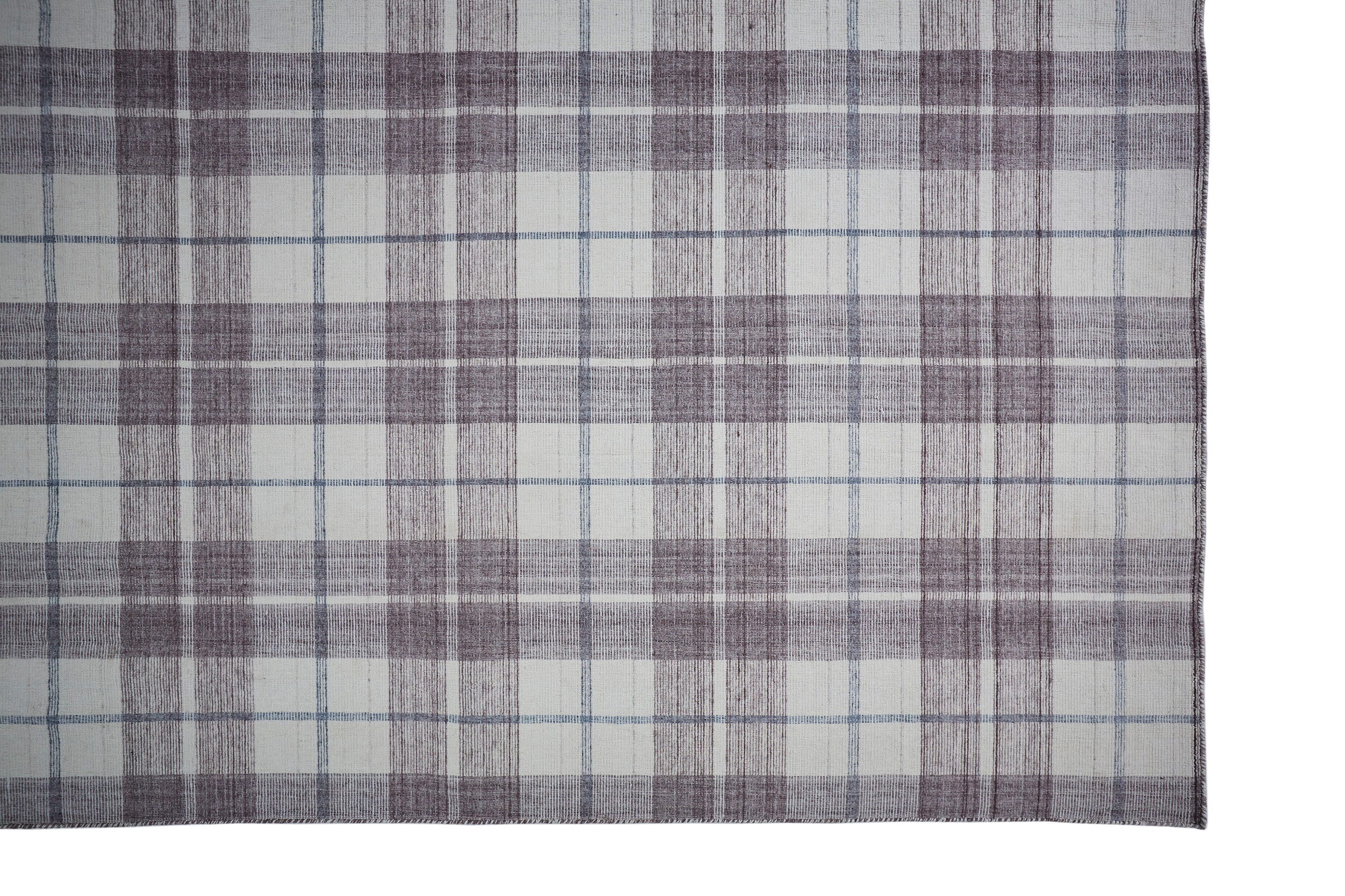 Ivory and Gray Reversible Synthetic Rug 3'6" x 5'6"