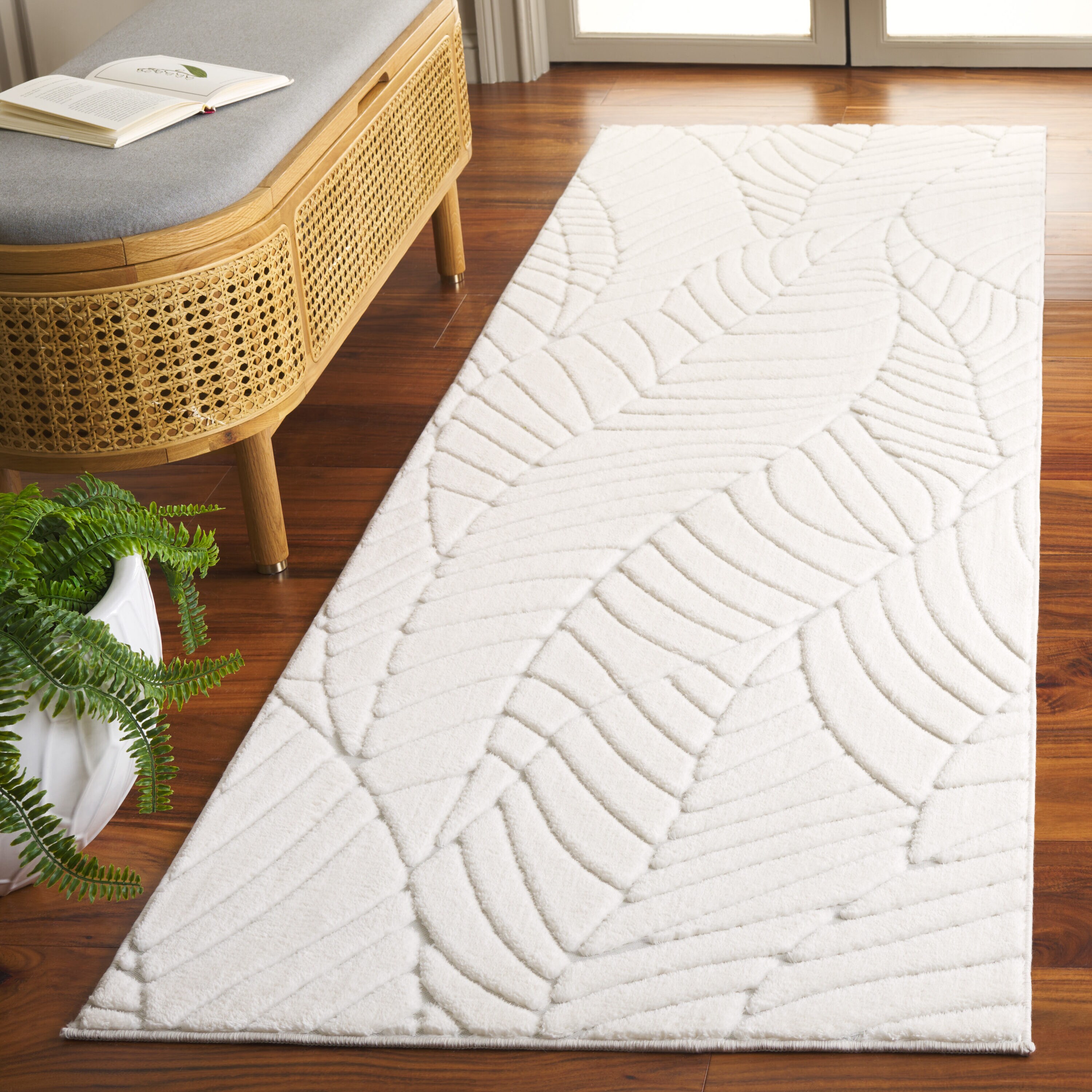 Versaillies 654A Ivory 2ft-6in x 8ft Contemporary Rug