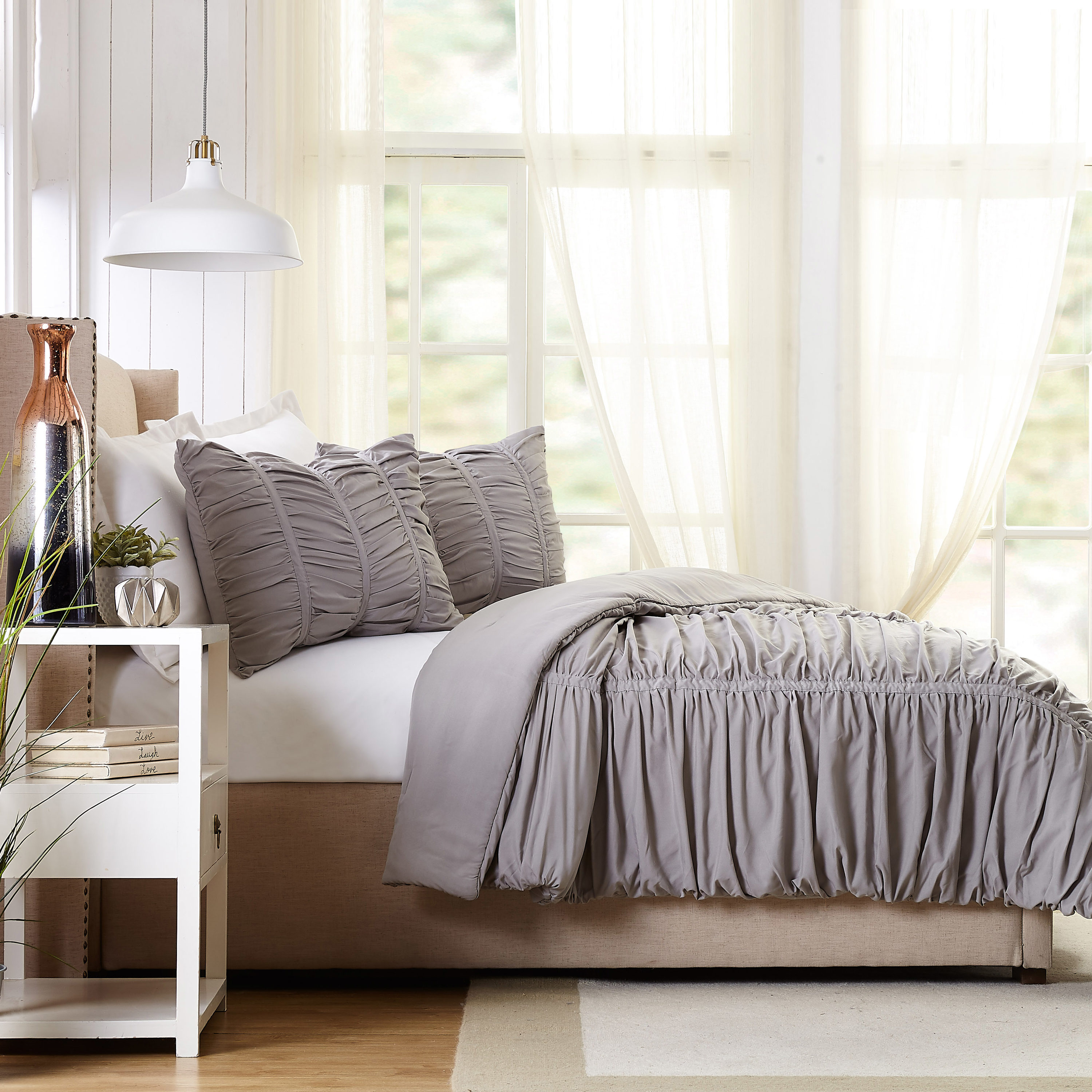 Modern Heirloom C068918LGEDS bedding - View #3