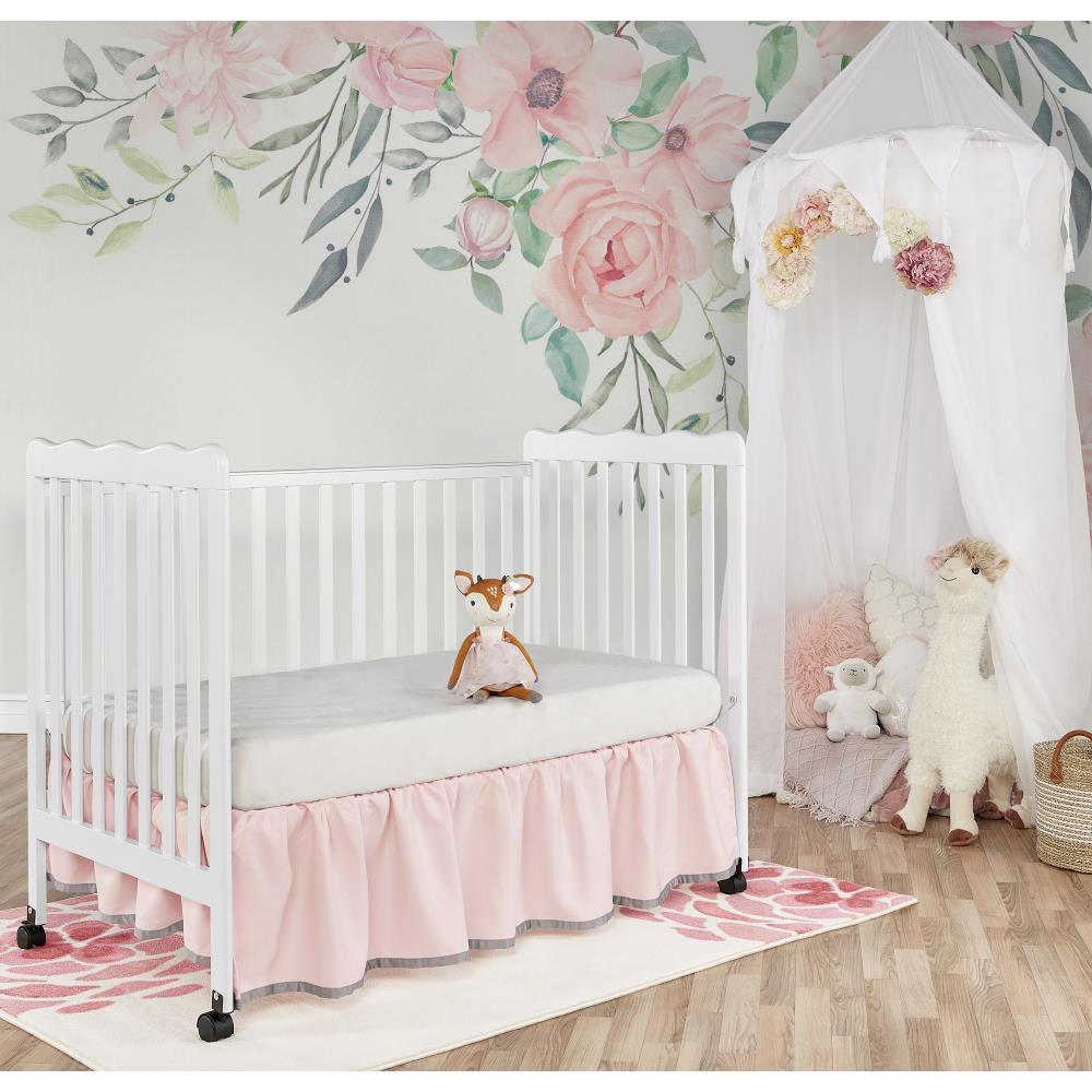 Dream On Me White 3-in-1 Convertible Crib with Adjustable Mattress ...