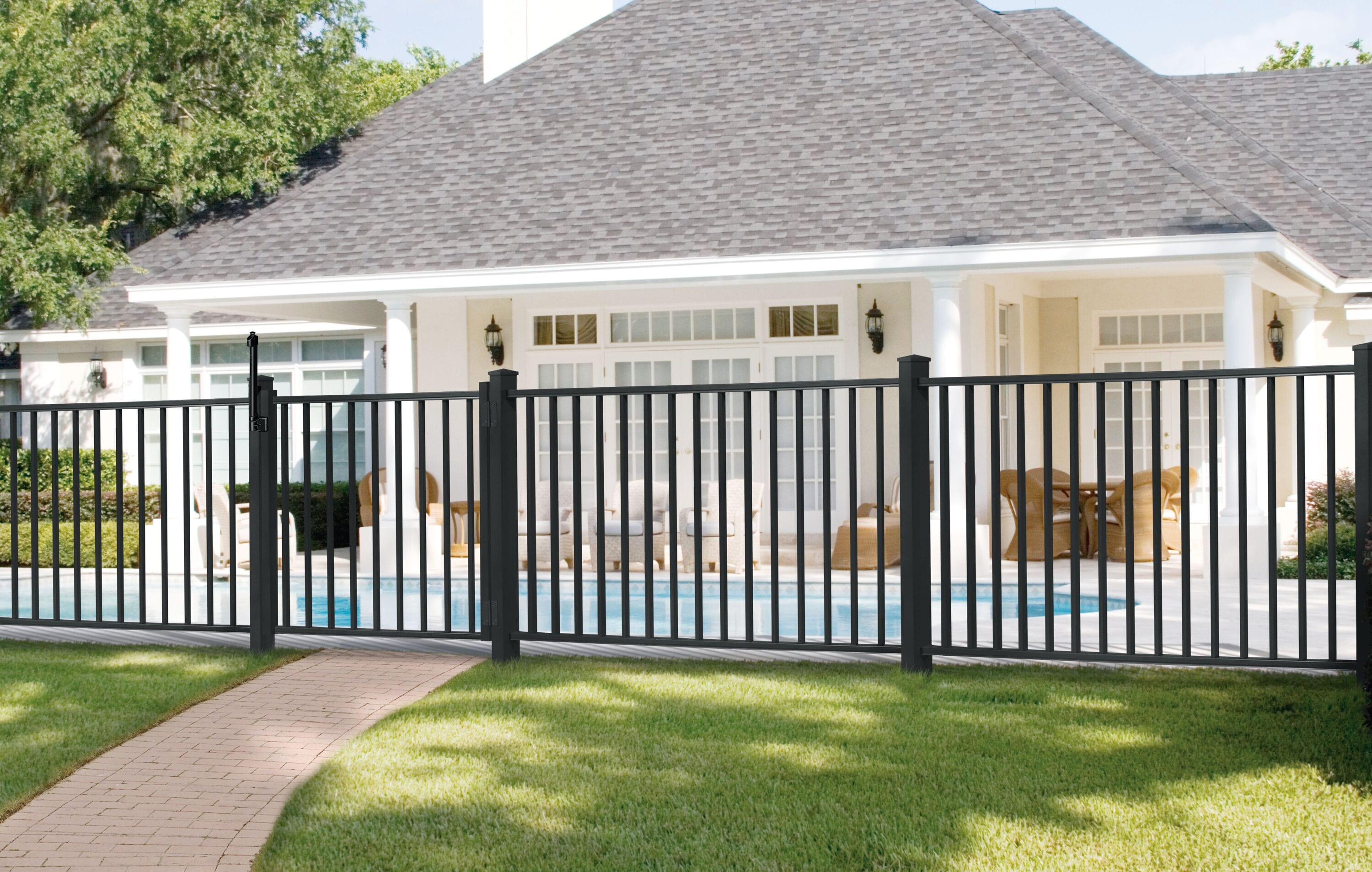 Freedom   4x6 Easton Heavy Duty Aluminum Fence