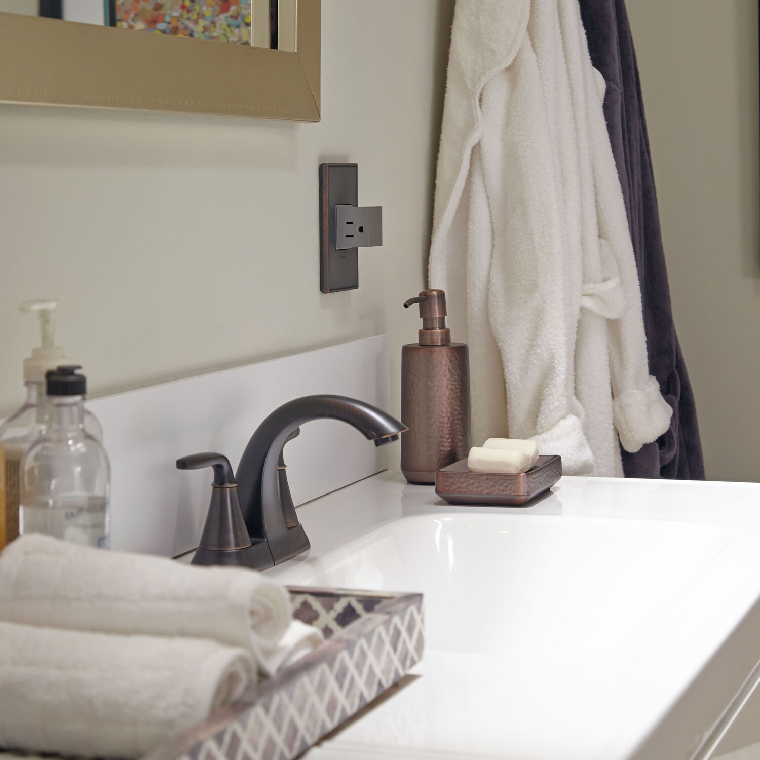 Legrand ARPTR151GM2 receptacles - View #9