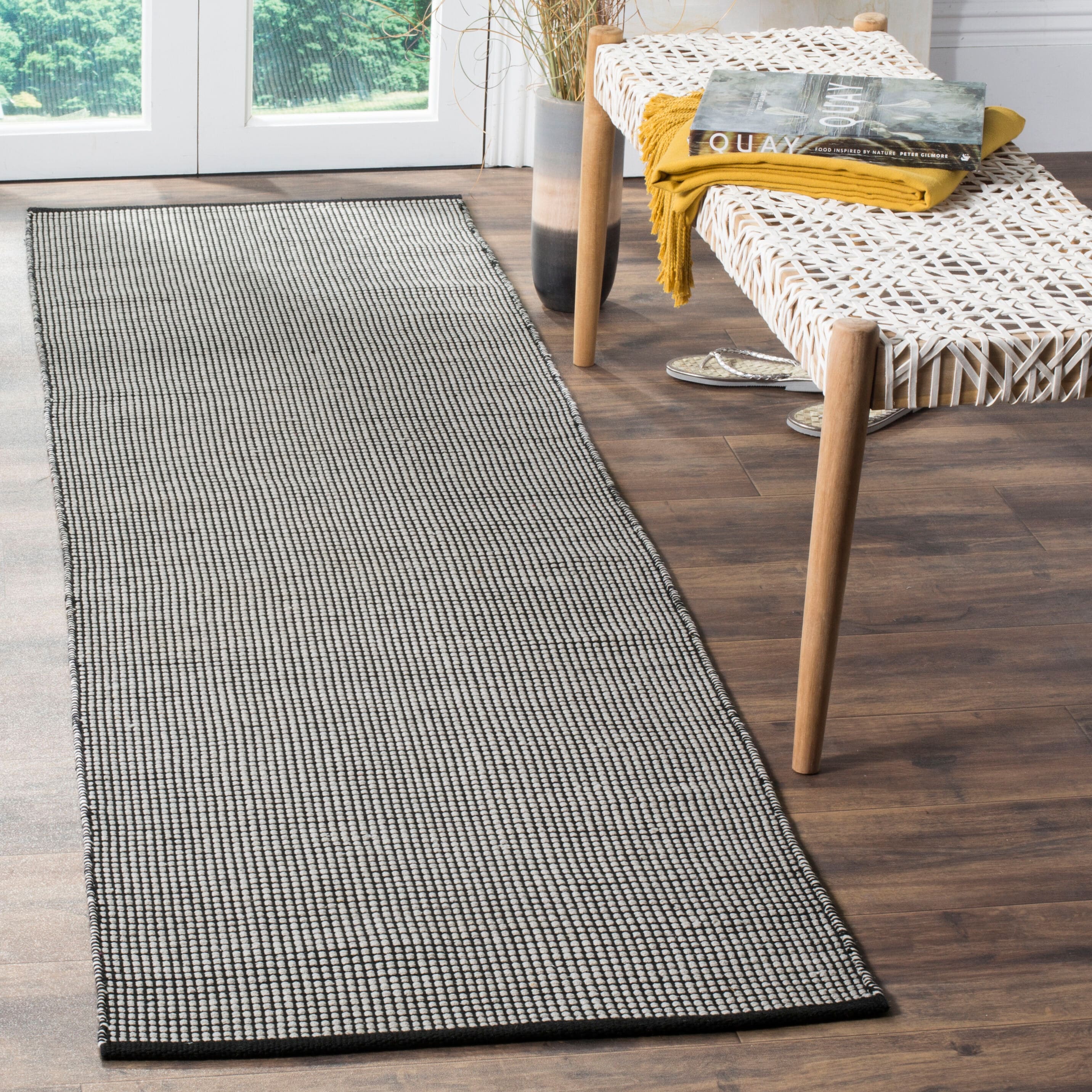 Safavieh MTK345D-212 Montauk Hither 2 x 12 (ft) Cotton Ivory/Black Rectangular Indoor Geometric Coastal Runner rug