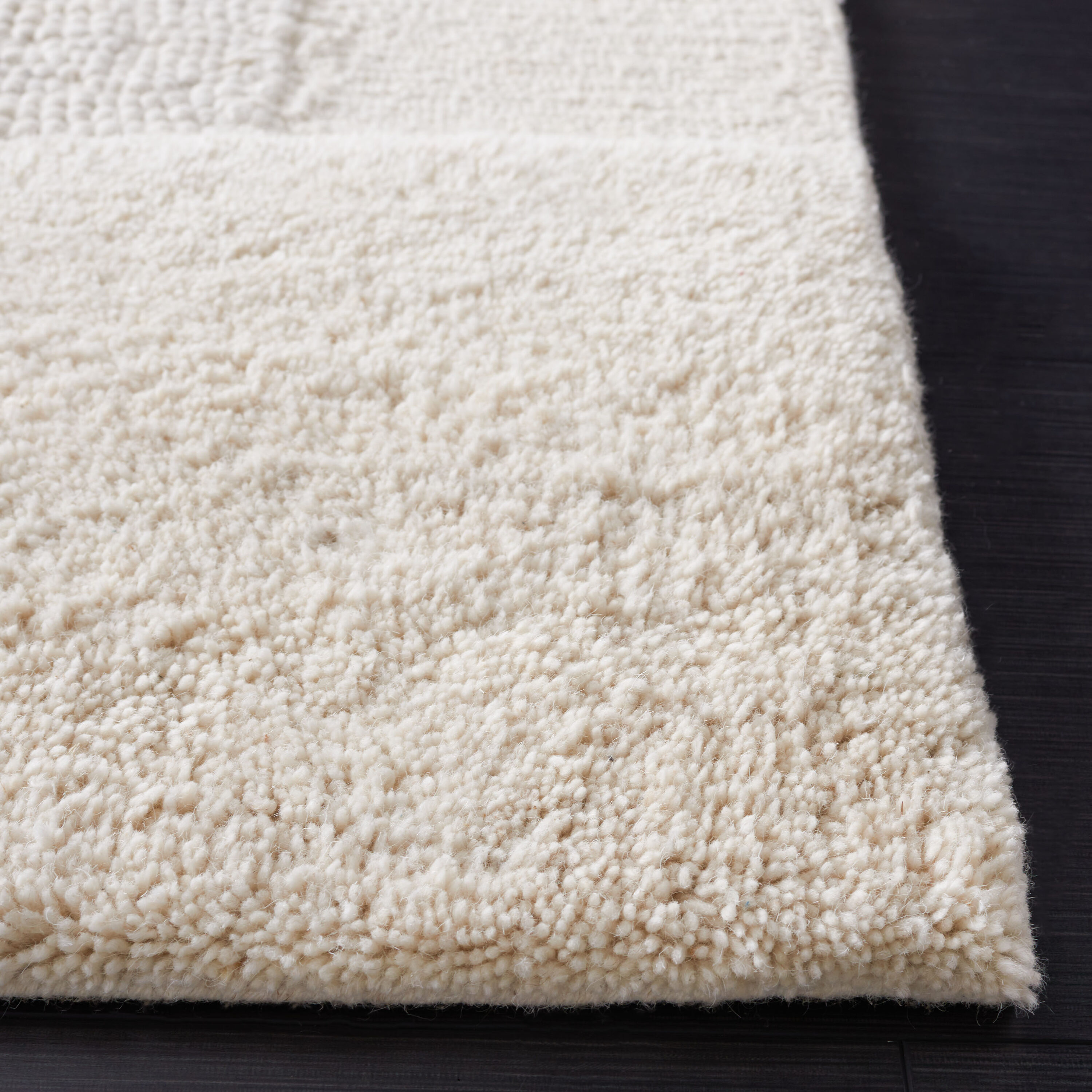 Safavieh MAN577A-4 rugs - View #3