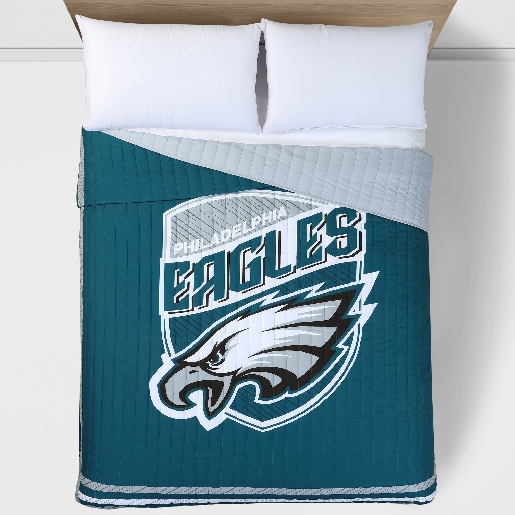 Philadelphia Eagles Reversible blanket and gift –