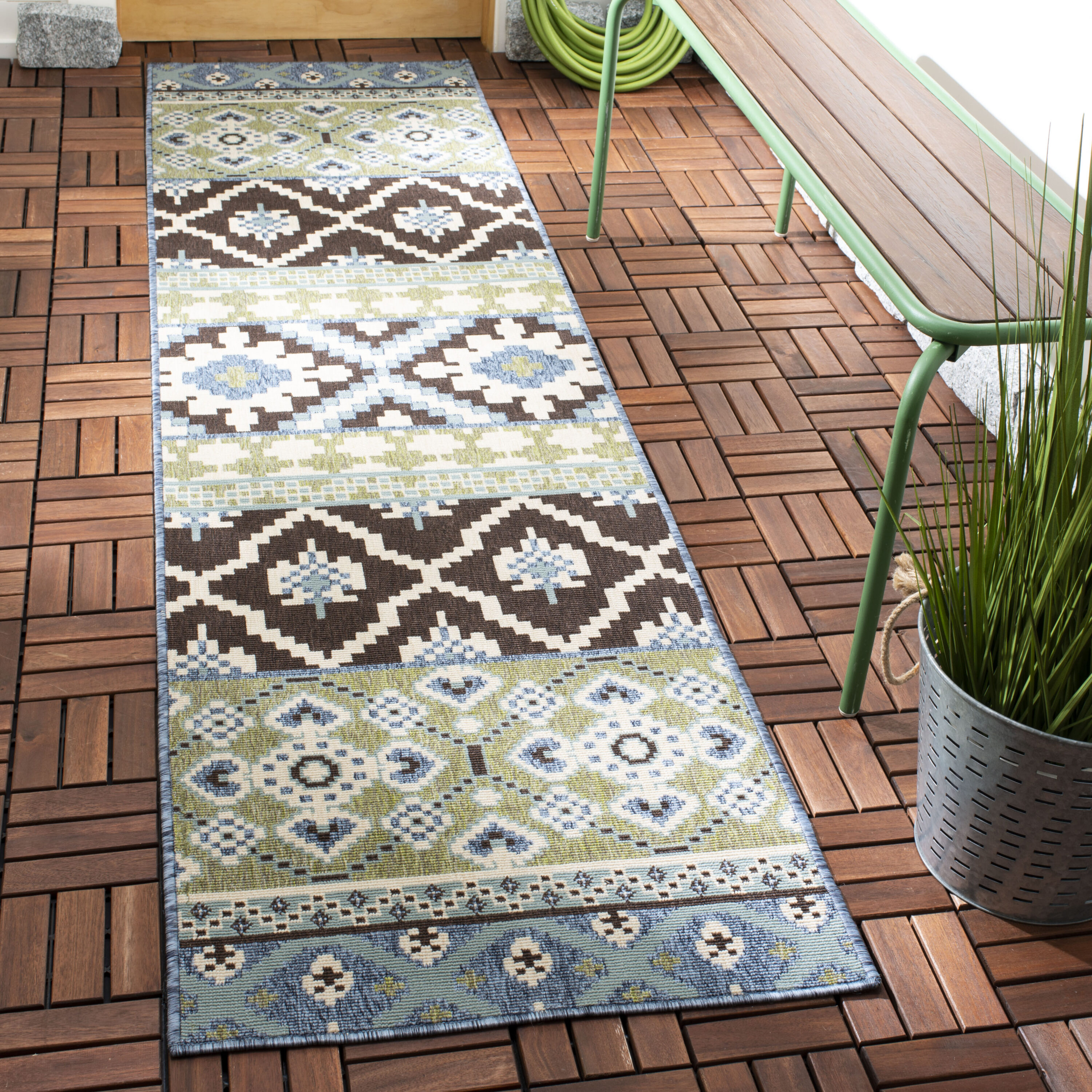 Safavieh VER097-0624-212 Veranda 2 x 12 (ft) Loomed Synthetic Chocolate/Blue Rectangular Indoor/Outdoor Floral Southwestern Runner rug
