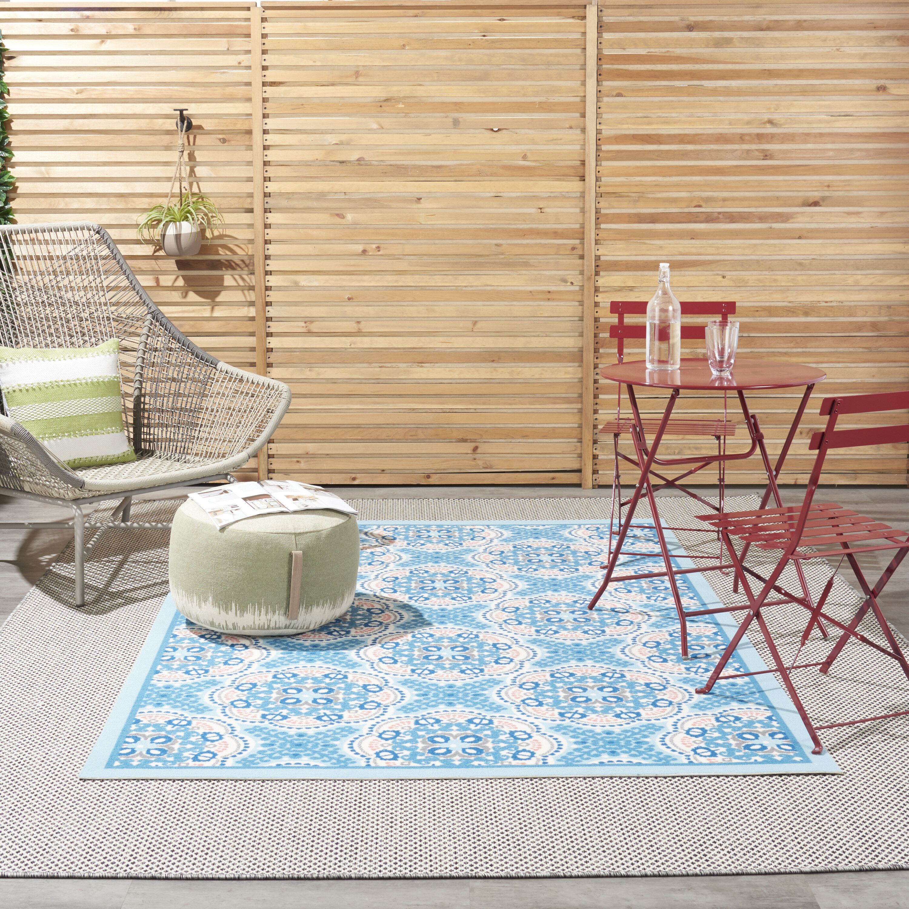 Blue Floral Synthetic Reversible 5' x 7' Area Rug
