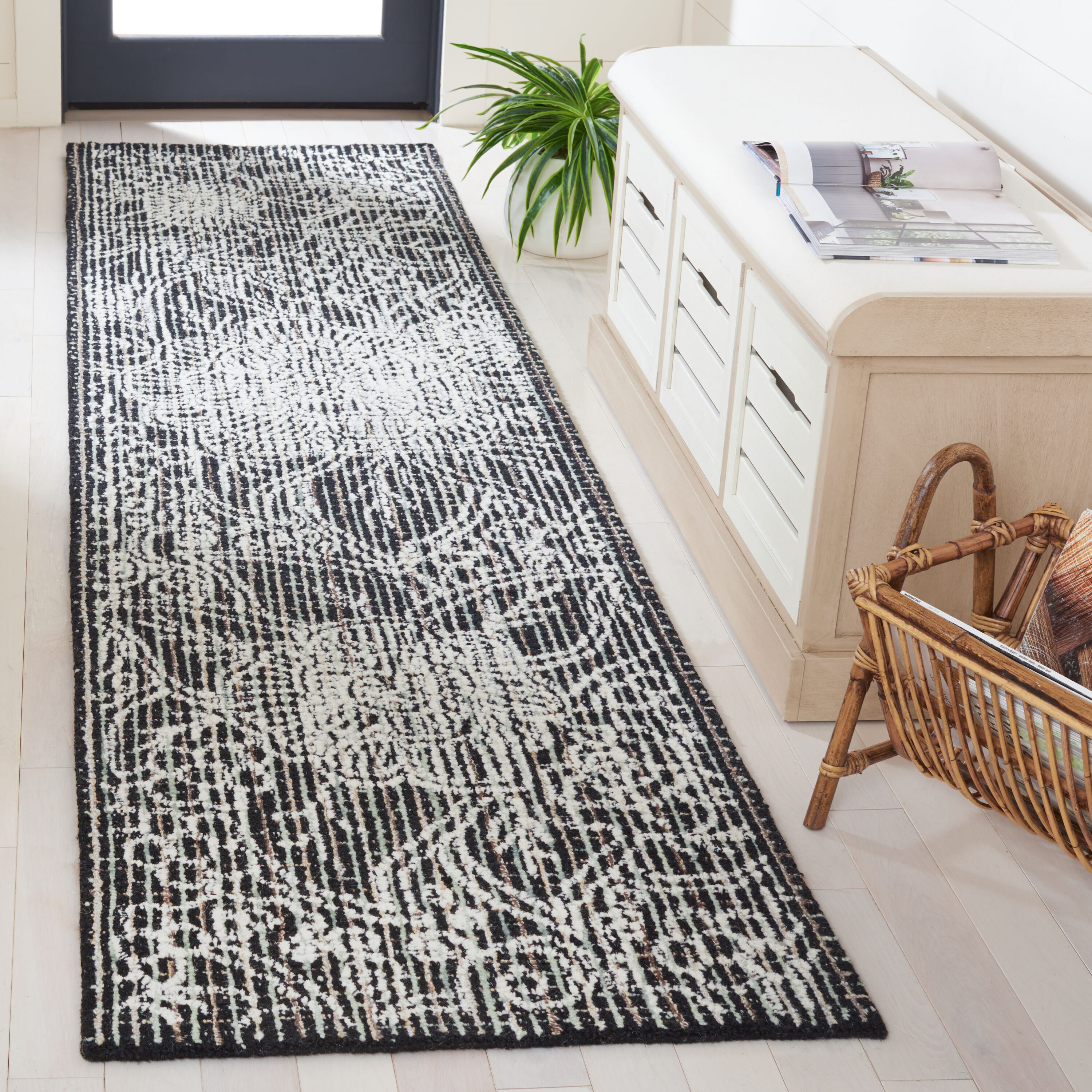  Ebony 114 Black/Ivory Transitional 2ft-3in x 9ft Runner Rug