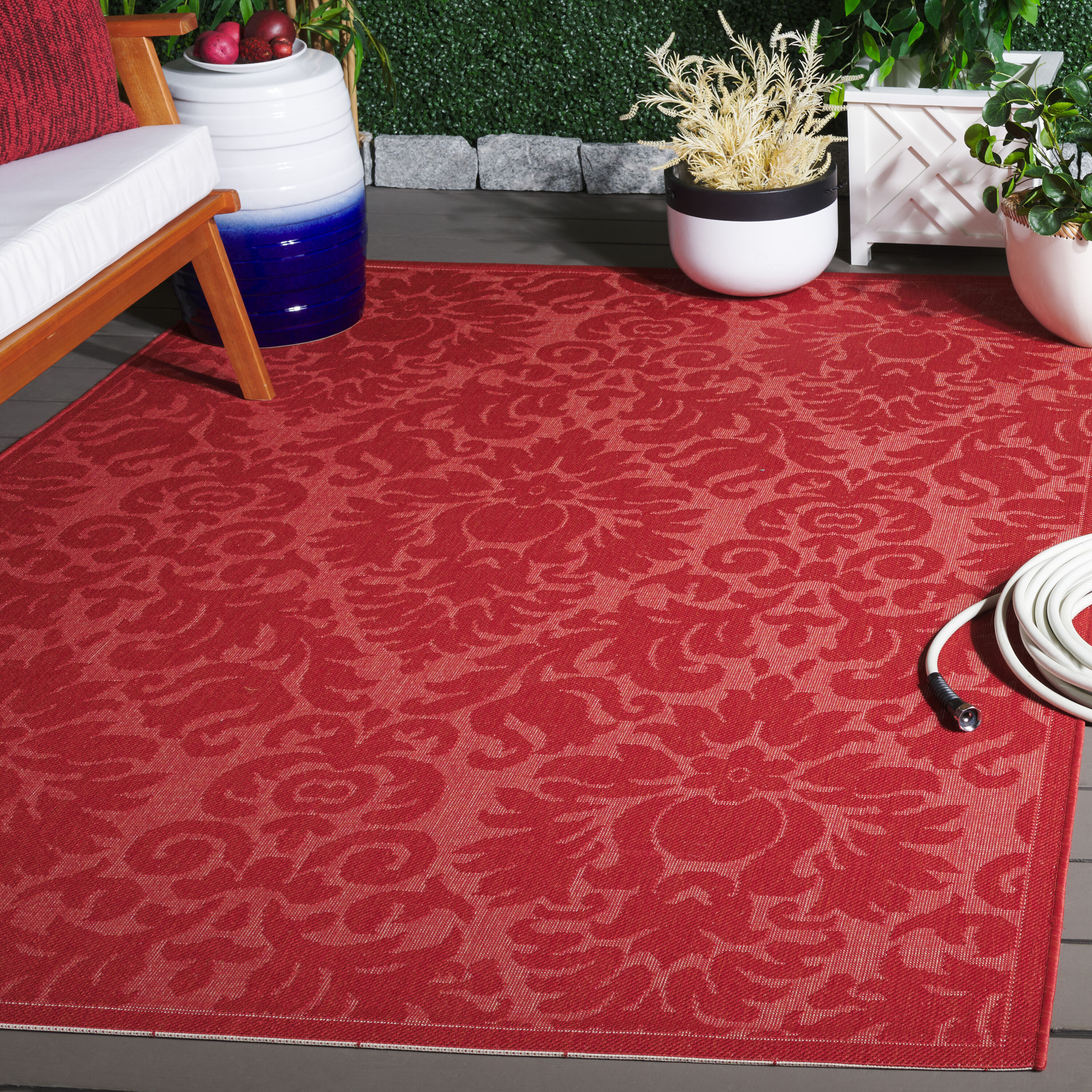 Safavieh - Courtyard Harnesk 4-ft x 5.6-ft Loomed Polypropylene Red/Red Rectangular Indoor, Outdo...