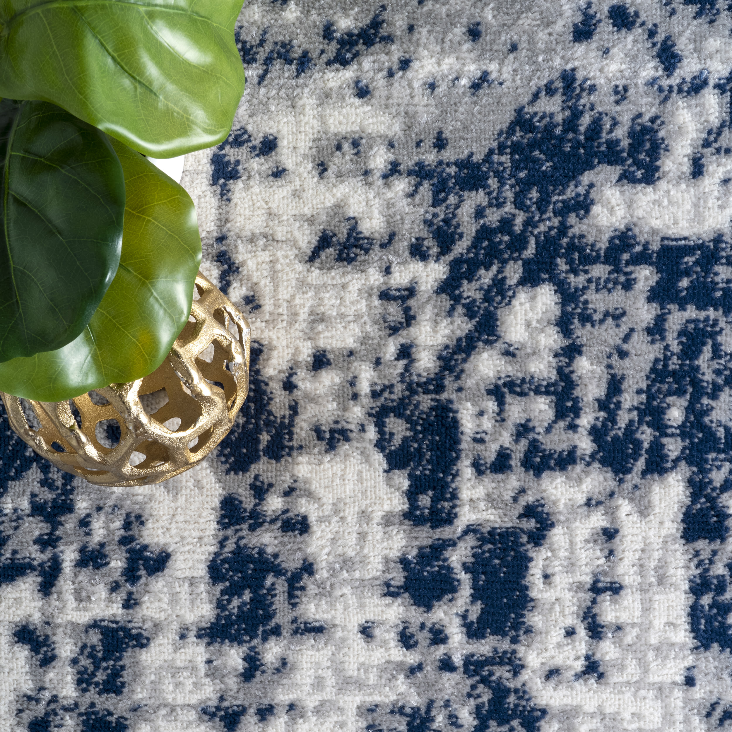 Madalynn Abstract Blue Synthetic 4' x 6' Area Rug