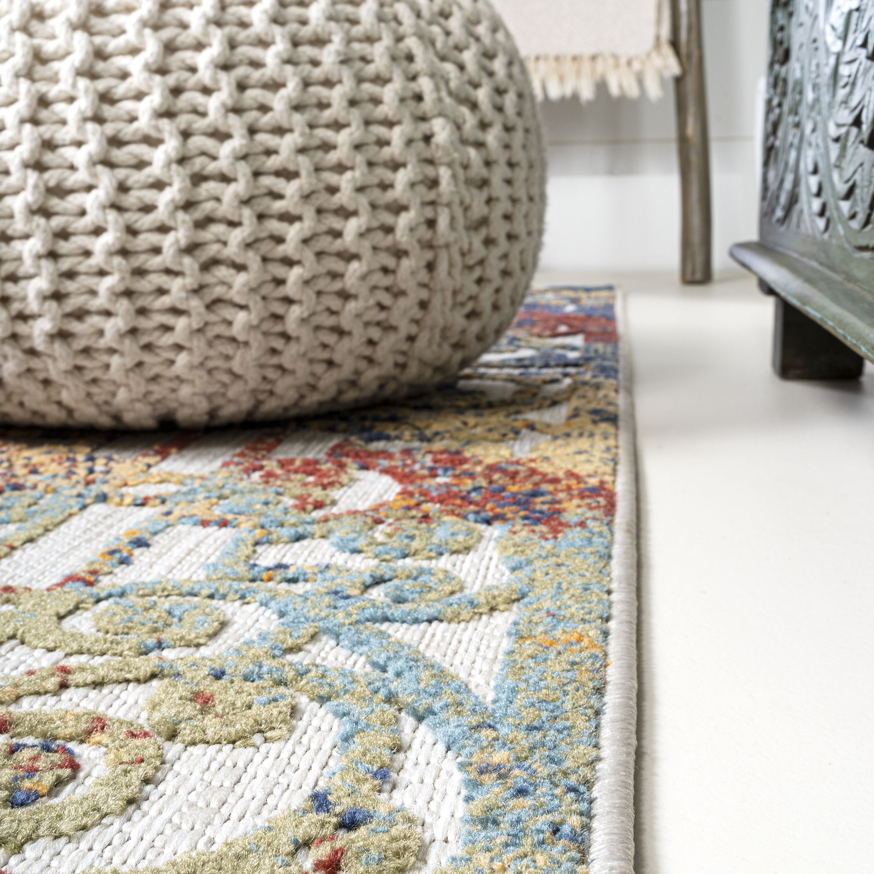 Blue and Cream Trellis Synthetic 4' x 6' Reversible Rug