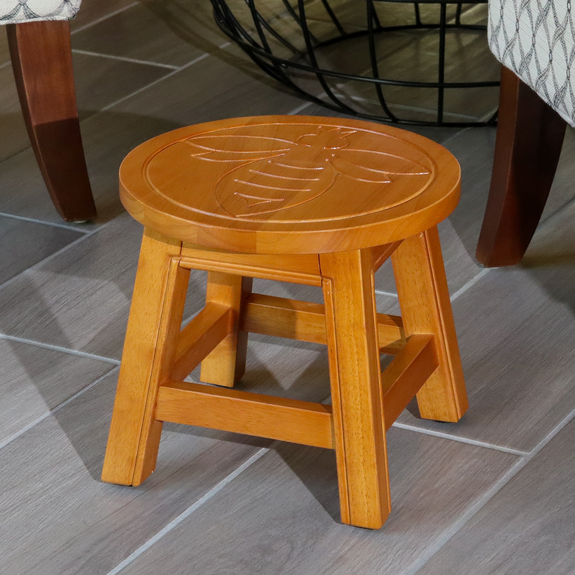 GDFStudio Willowcraft 11 in. Classic Wood Carved Decorative Step Stool with Queen Bee Motif - Natural Brown Finish #378029