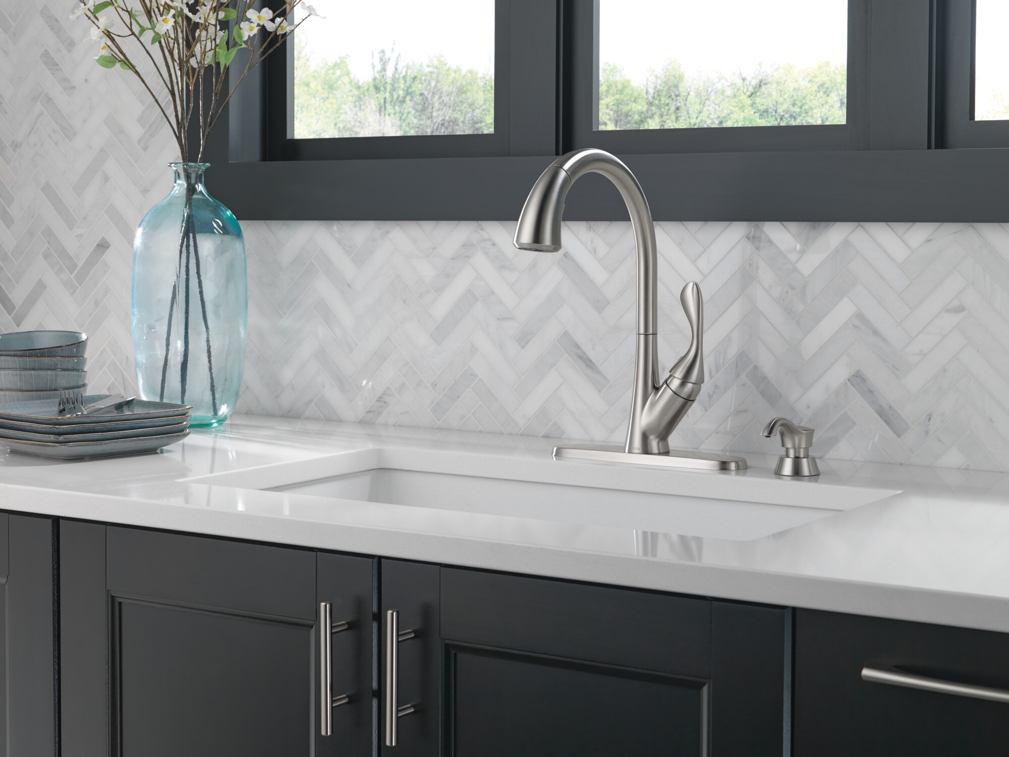 Stainless Steel Modern Pull-Down Kitchen Faucet with Spray