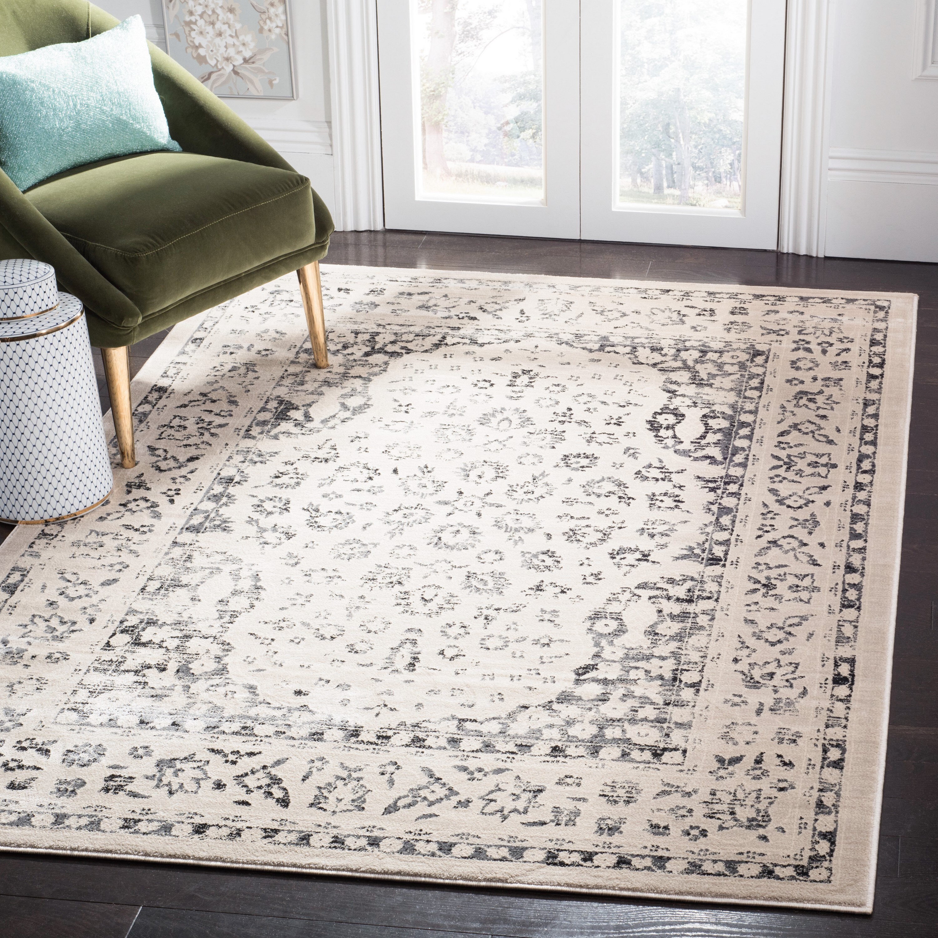Safavieh EVK508C-4 Evoke Forst 4 x 6 (ft) Loomed Synthetic Beige/Blue Rectangular Indoor Floral/Botanical French Country Area rug