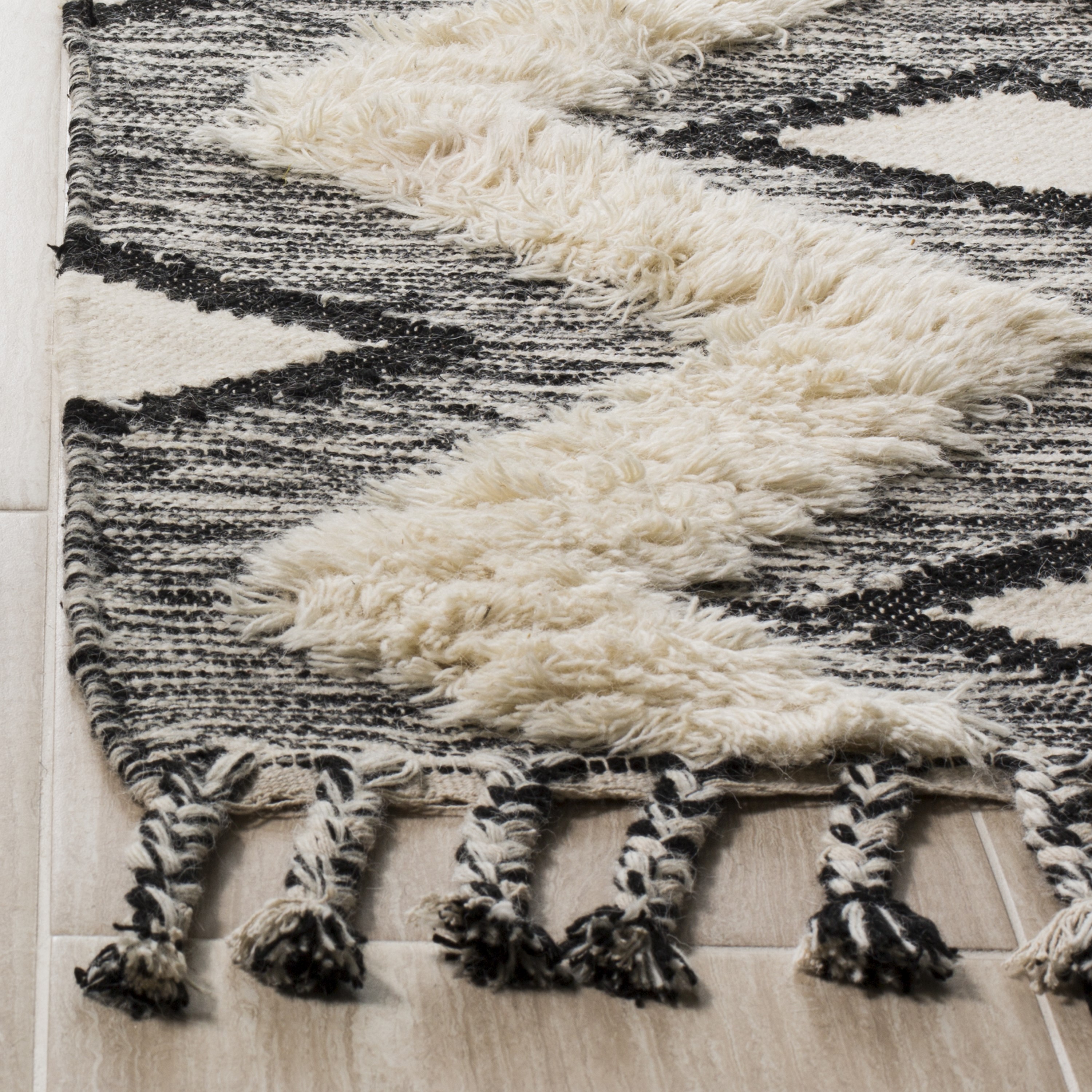 Kenya Black and Ivory Hand-Knotted Wool 8' x 10' Area Rug