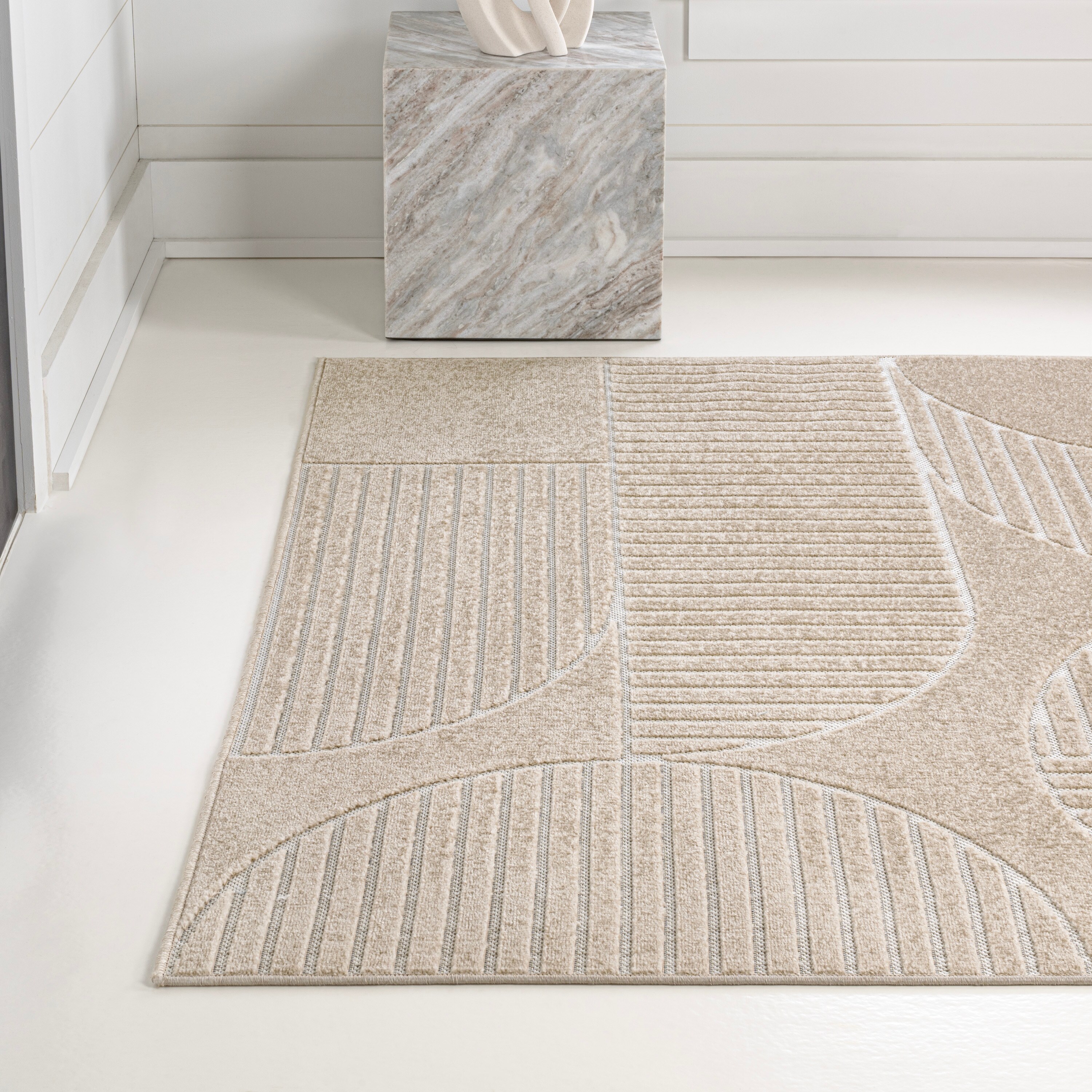 Beige and Cream Geometric High-Low Indoor/Outdoor Rug 3x5