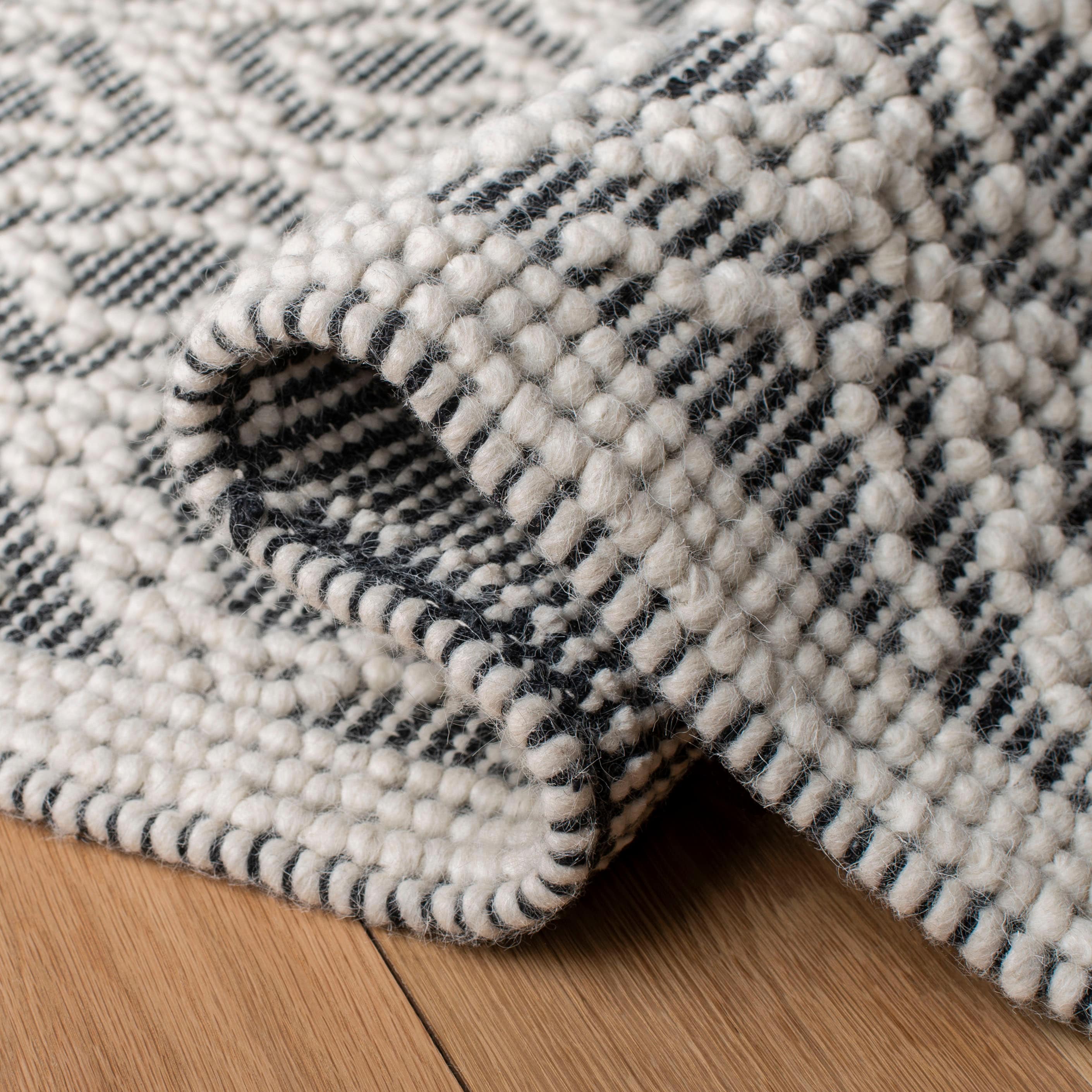 Ivory Coast Artisan 6' Square Hand-Tufted Wool Rug
