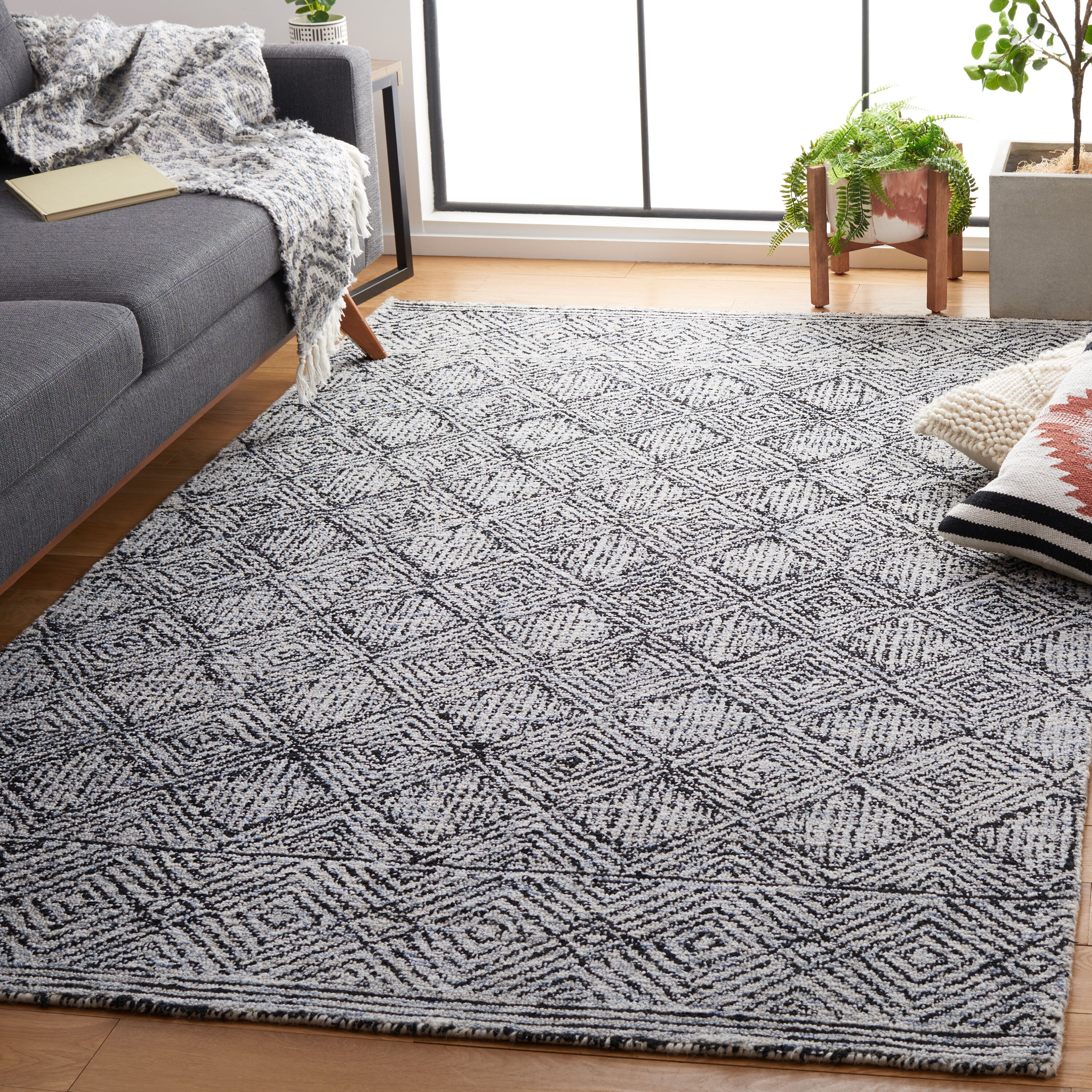  Ebony 204 Silver/Black Bohemian 4ft x 6ft Small Rectangle Rug