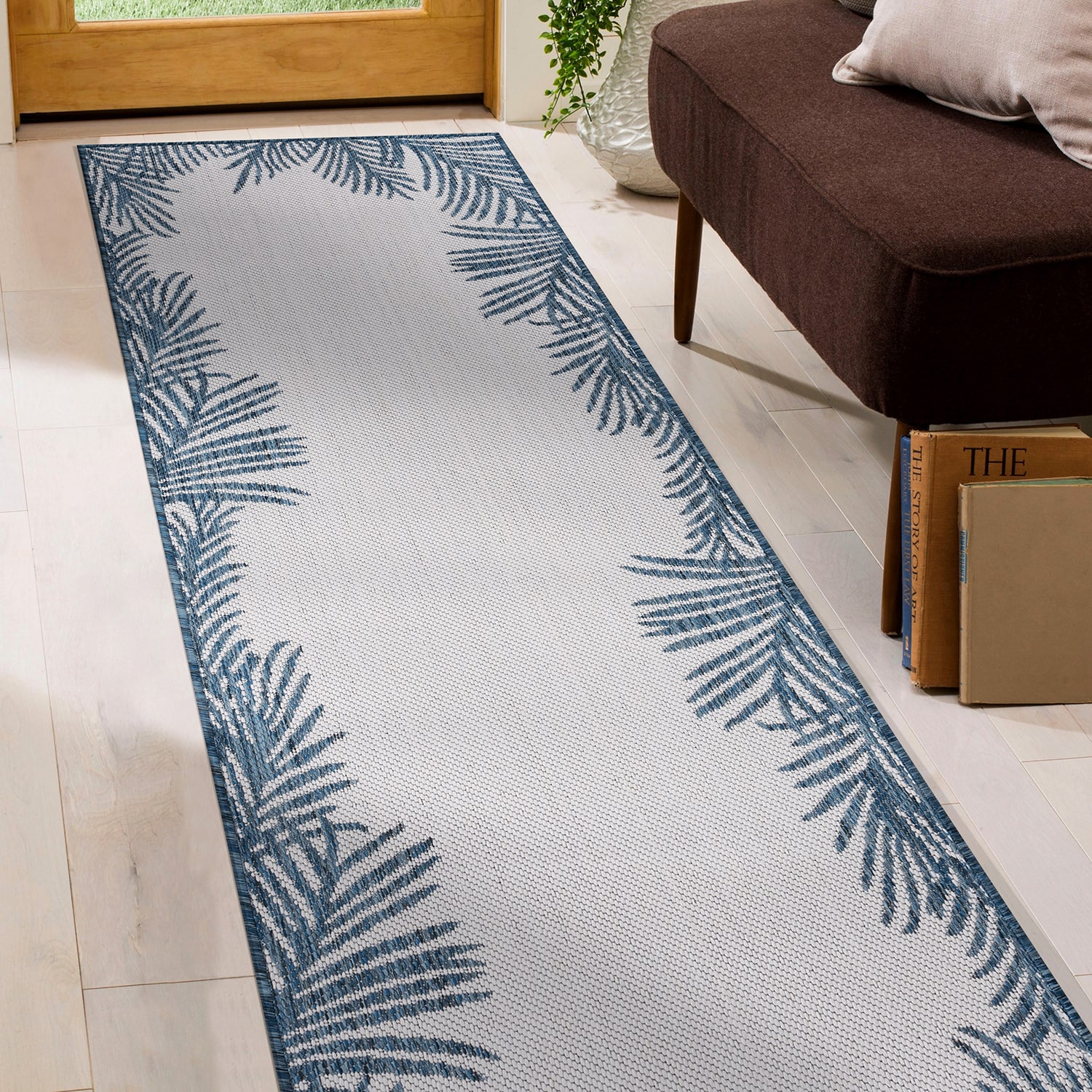 Navy Floral Tropical Reversible Flatwoven Synthetic Rug - 2'x7'