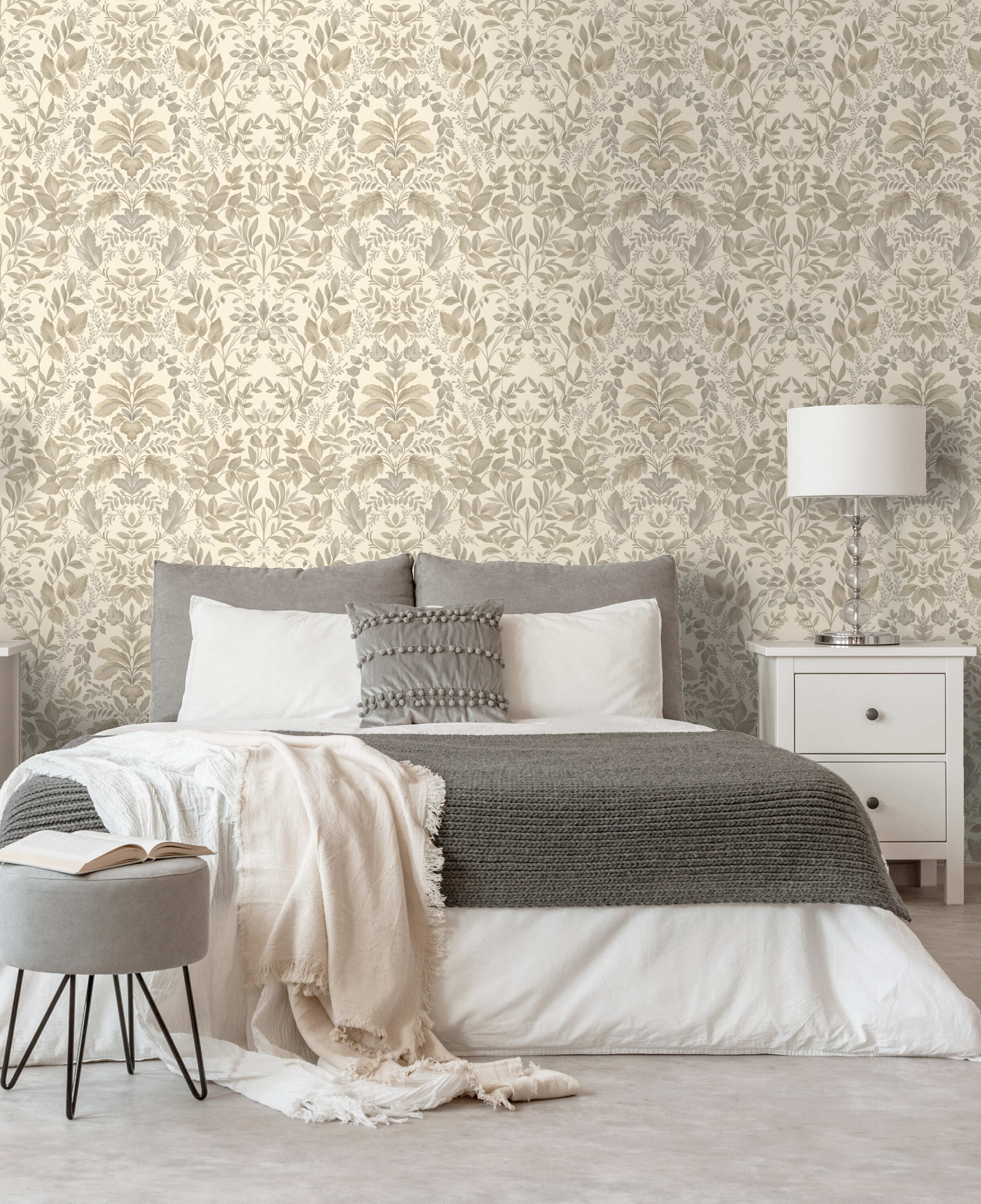 HOLDEN 56-sq ft Beige Paper Damask Unpasted Wallpaper in the Wallpaper ...