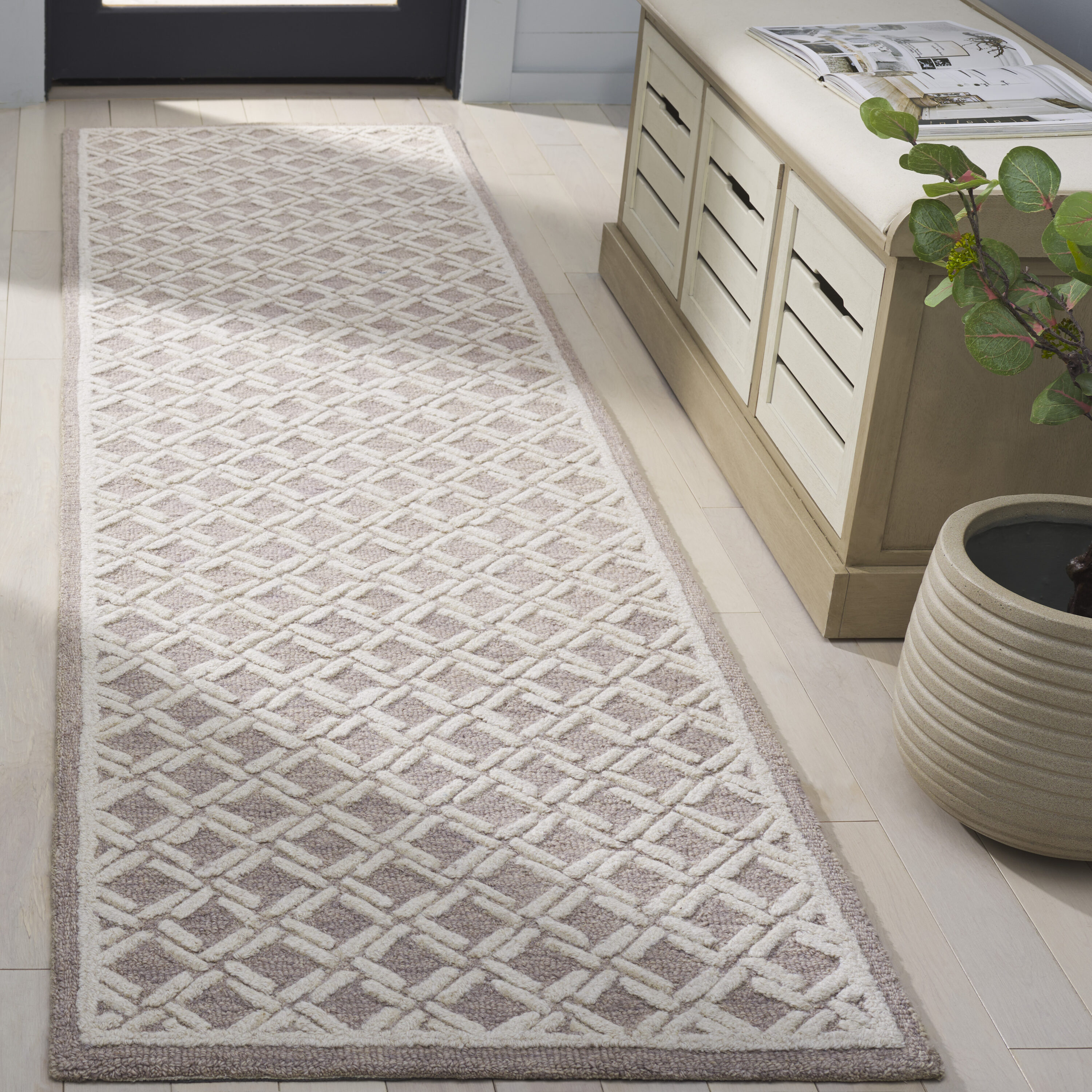  Genre 350 Beige/Ivory Contemporary 2ft-3in x 8ft Runner Rug