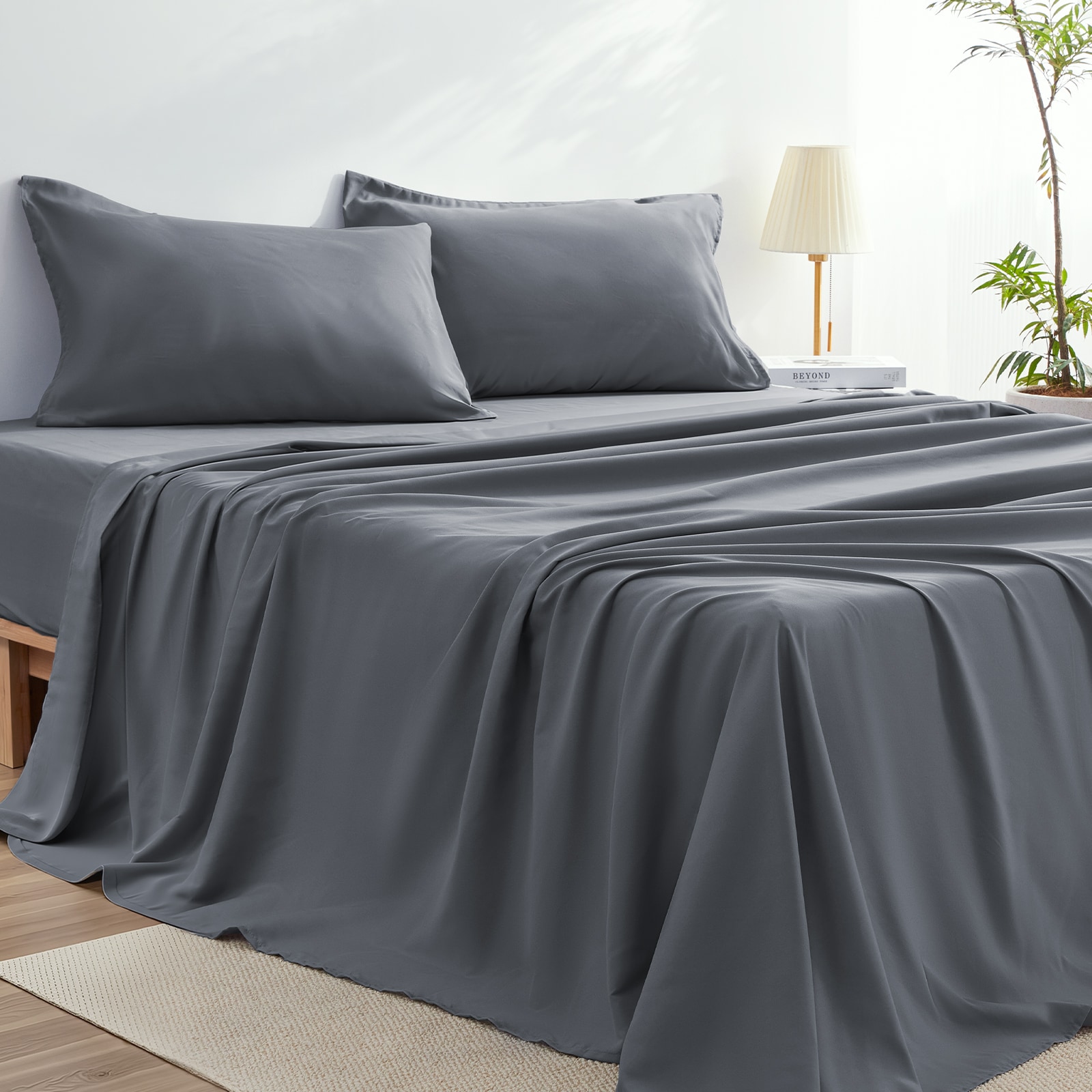 Serwall TMCD4P-CH-Q3P Luxurious Microfiber 4-Piece Sheet Set