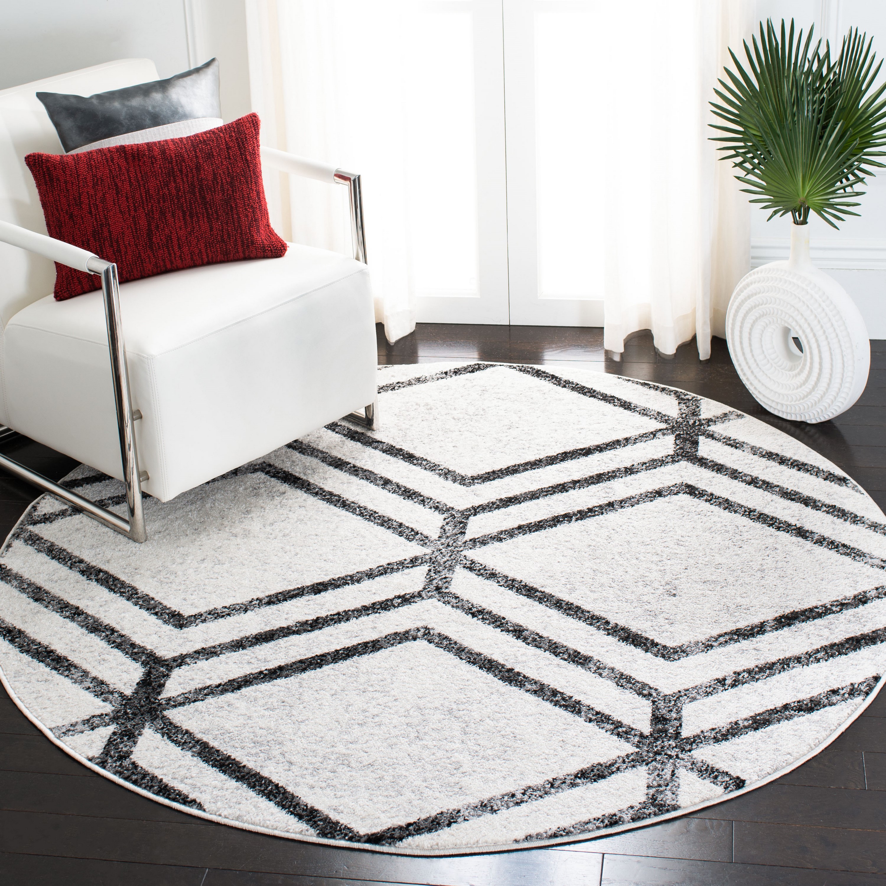 Safavieh ADR253B-4R Adirondack 4 x 4 (ft) Loomed Polypropylene Ivory/Charcoal Round Indoor Geometric Bohemian/Eclectic Area rug
