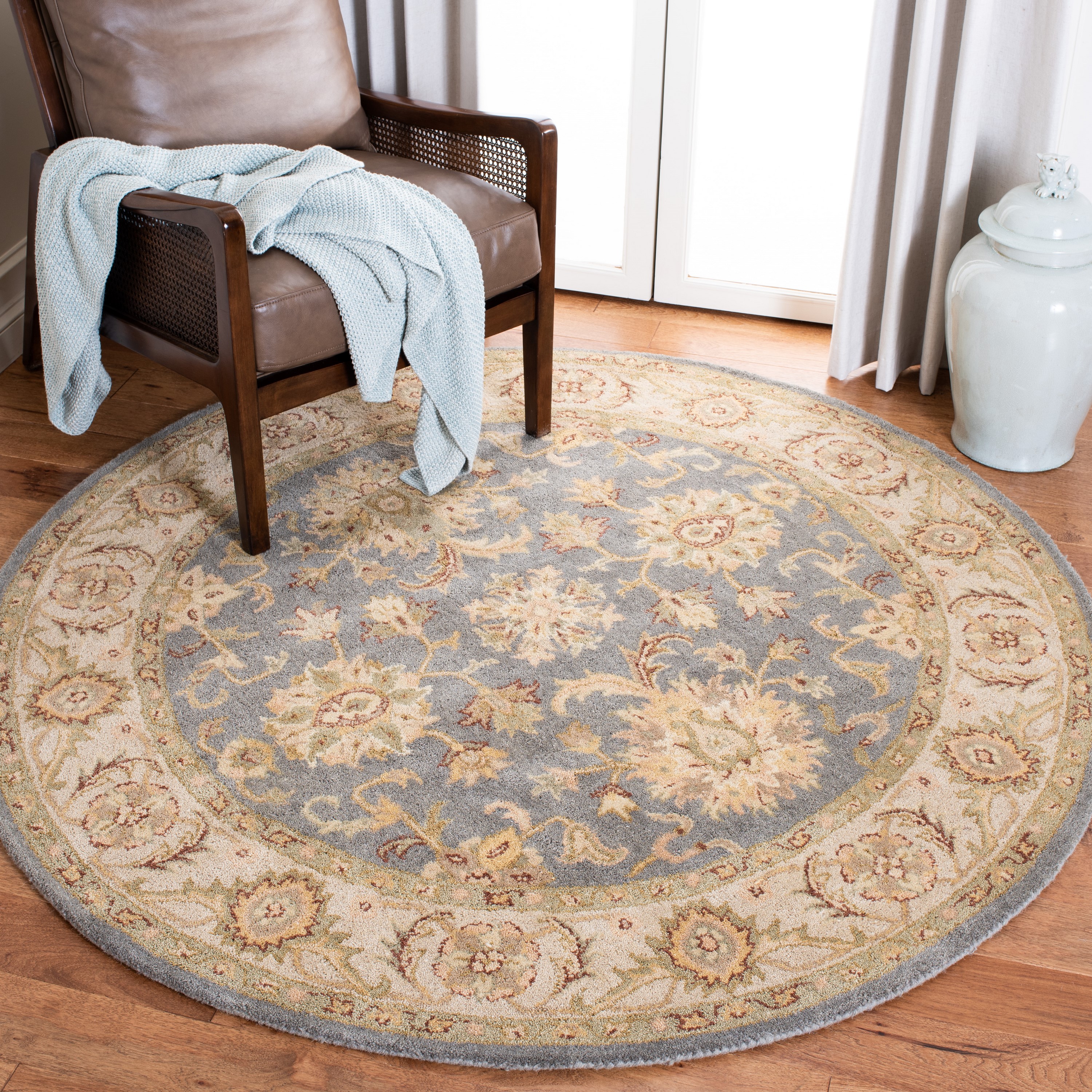 Safavieh AT312A-4R Antiquity Gorevan 4 x 4 (ft) Tufted Wool Blue/Beige Round Indoor Floral/Botanical Vintage Area rug