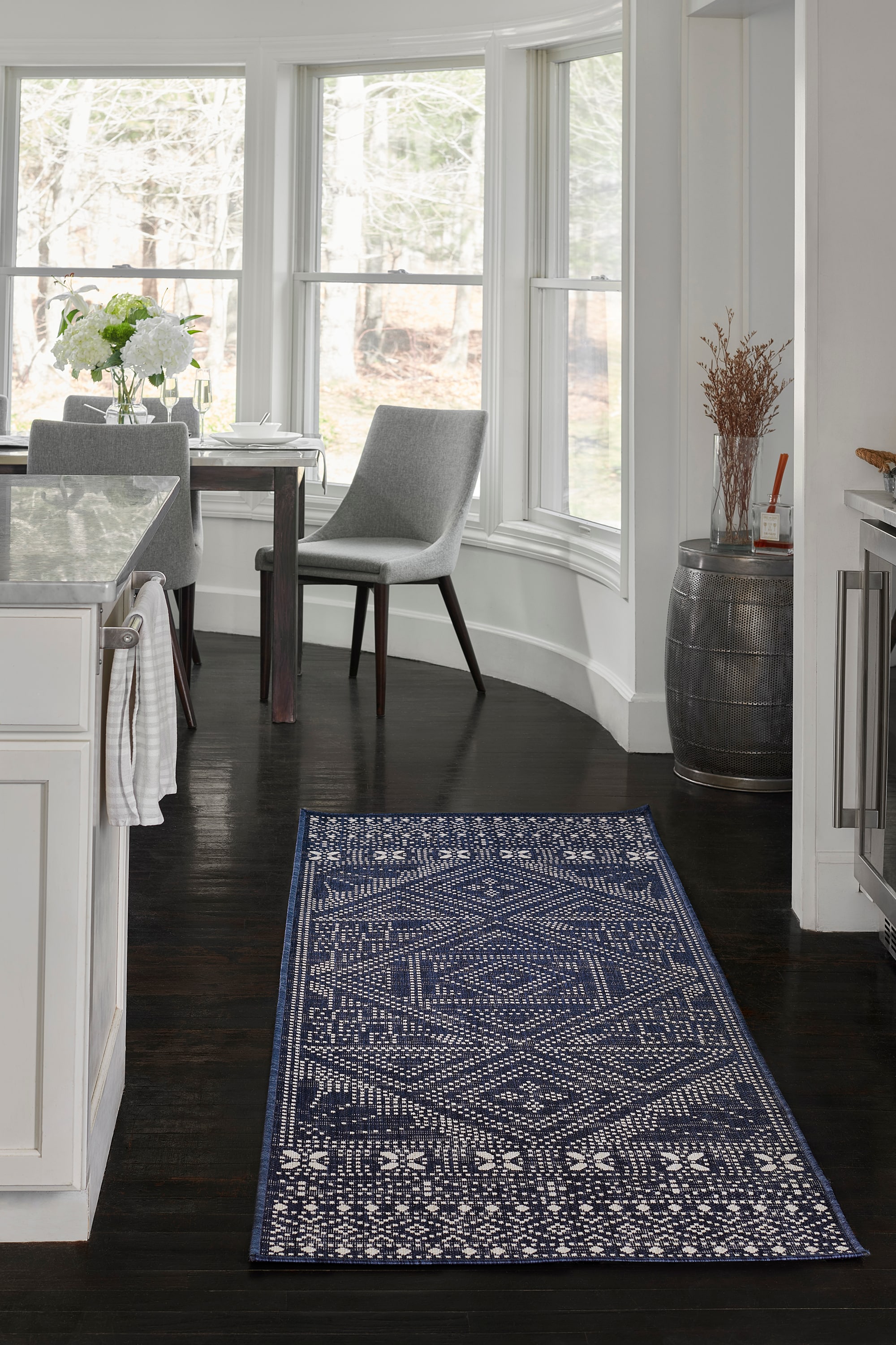 Momeni RIVRARV-03NVY2776 2 x 8 (ft) Loomed Polypropylene Navy Rectangular Indoor/Outdoor Runner rug