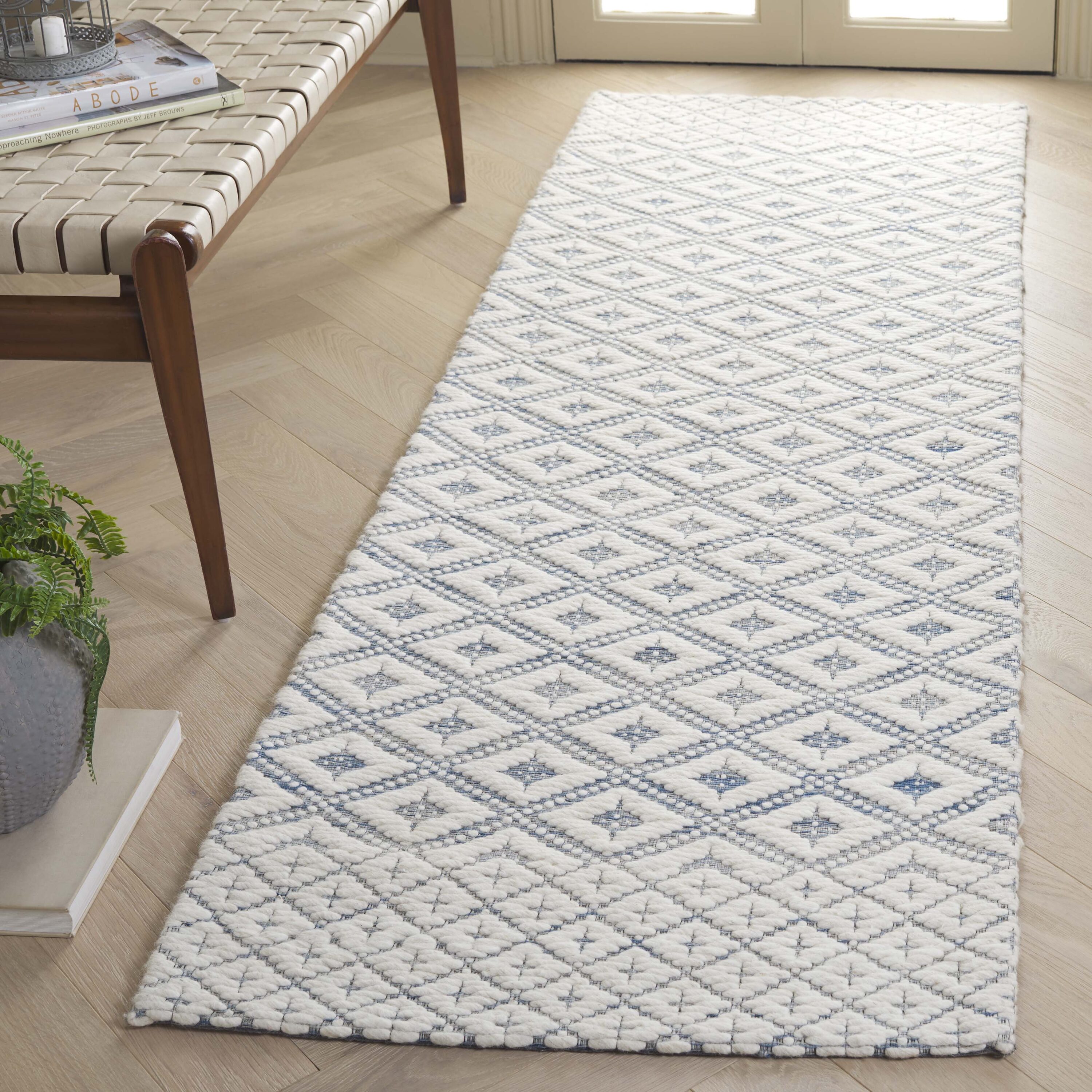  Marbella 455 Blue/Ivory Transitional 2ft-6in x 8ft Runner Rug