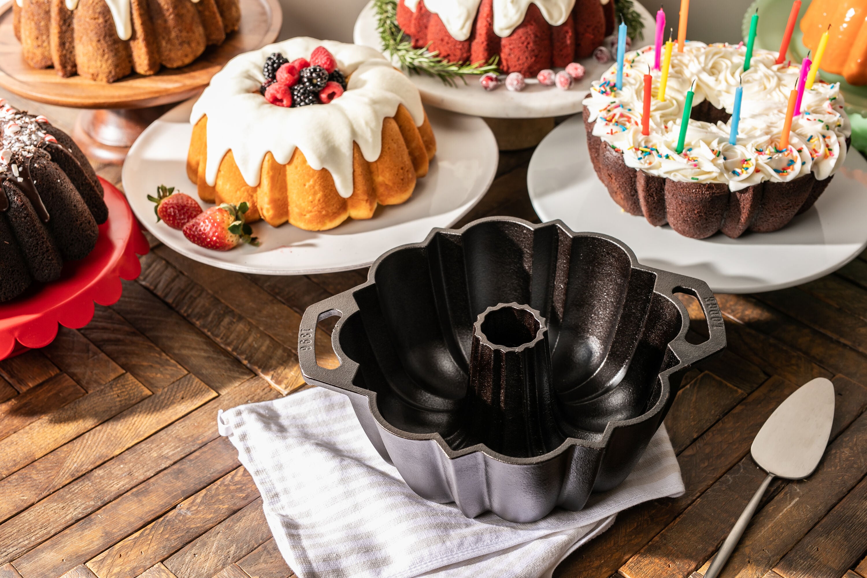 Lodge Cast Iron LLFCP bakeware - View #7