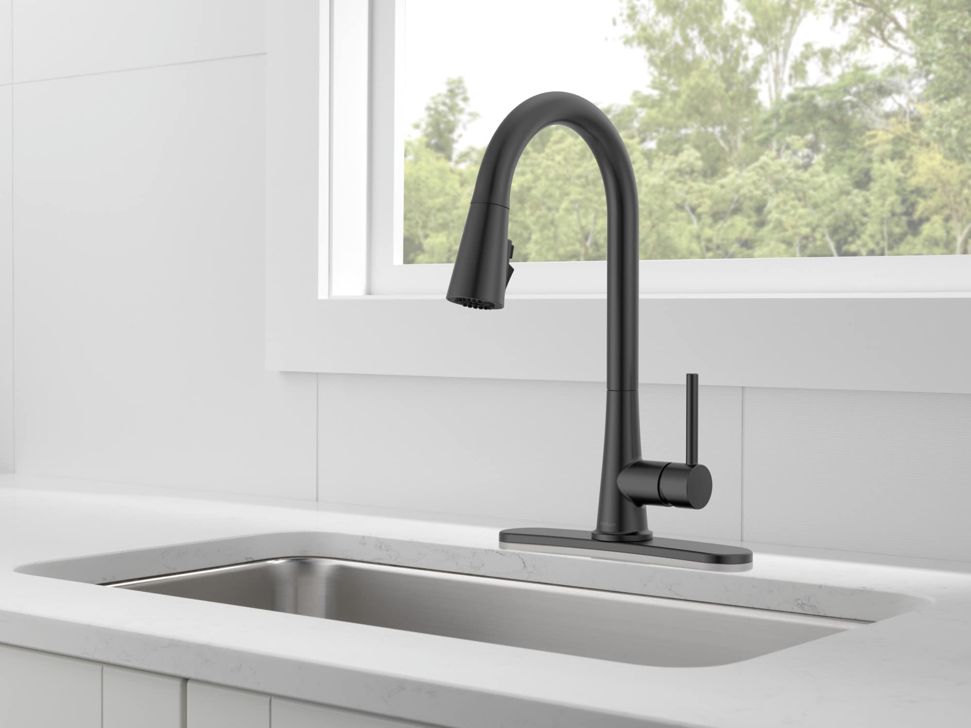 Precept Matte Black Single Handle Pull-down Kitchen Faucet with Sprayer