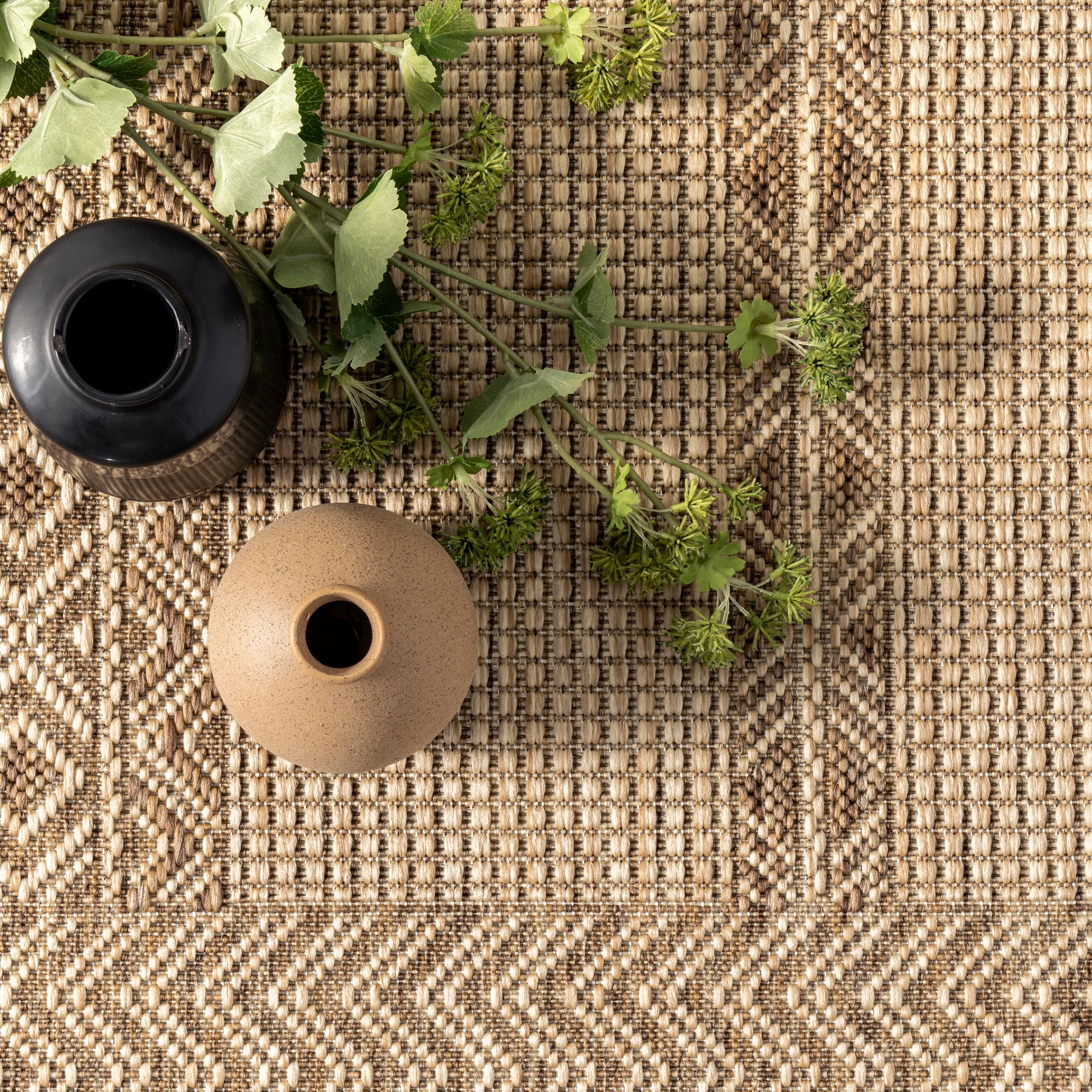 Ayla Beige Bohemian Indoor/Outdoor Synthetic Area Rug