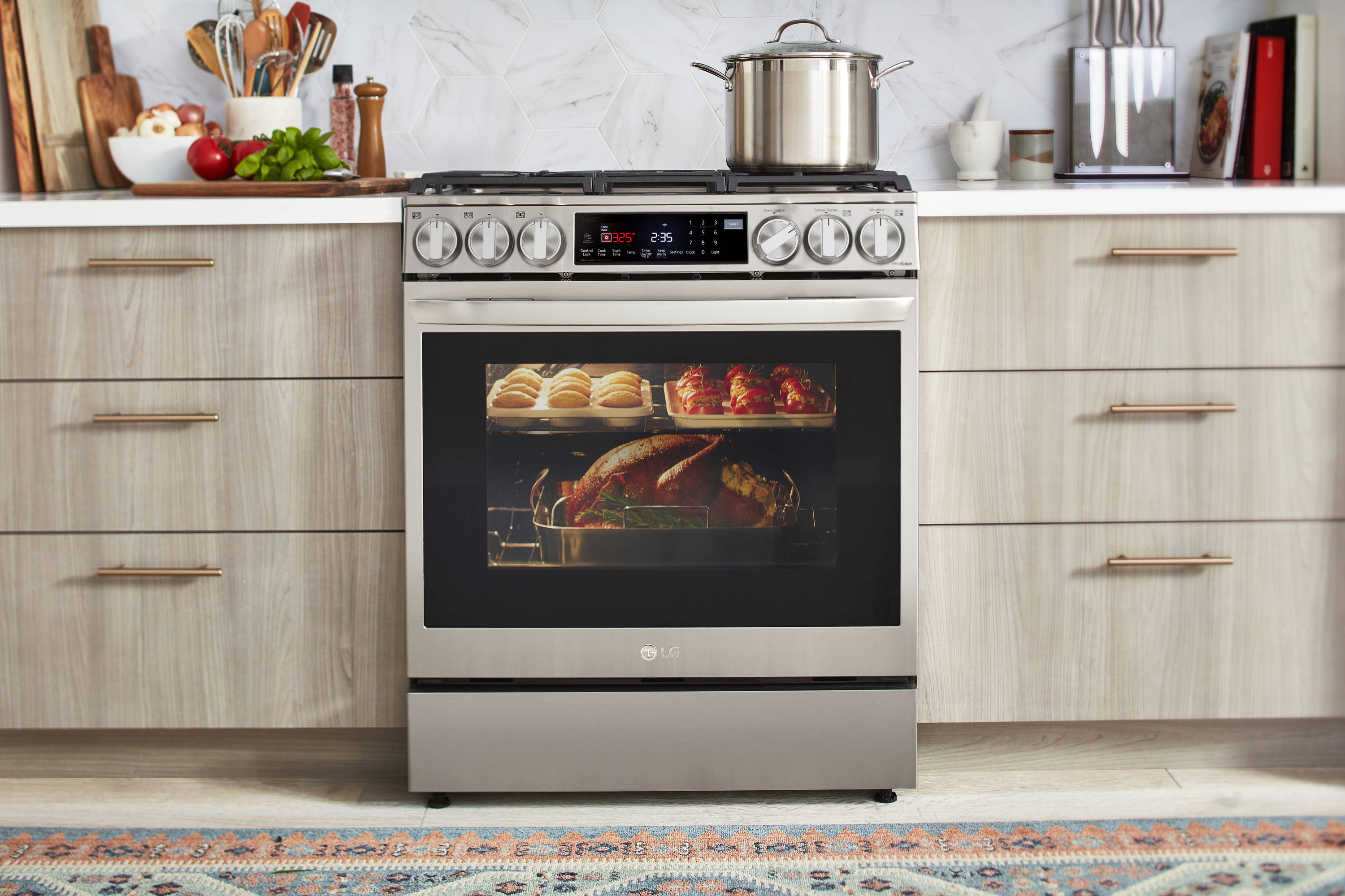 Jolly Beukende heb vertrouwen LG InstaView with Air Fry 30-in 5 Burners 6.3-cu ft Self-cleaning Air Fry  Convection Oven Slide-in Smart Natural Gas Range (Printproof Stainless  Steel) in the Single Oven Gas Ranges department at Lowes.com