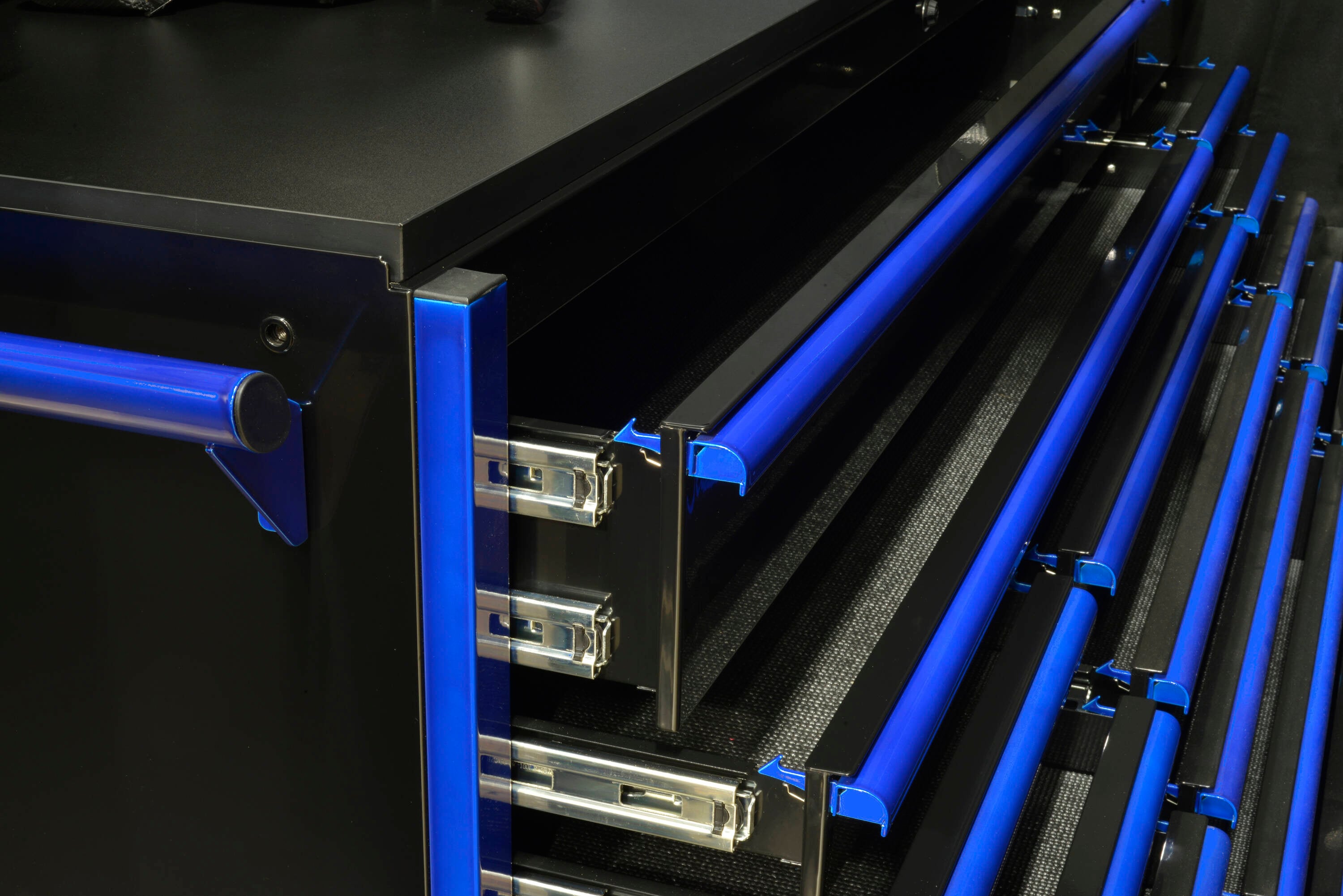 Extreme Tools DX722117RCBKBL Tool-Cabinets - View #5