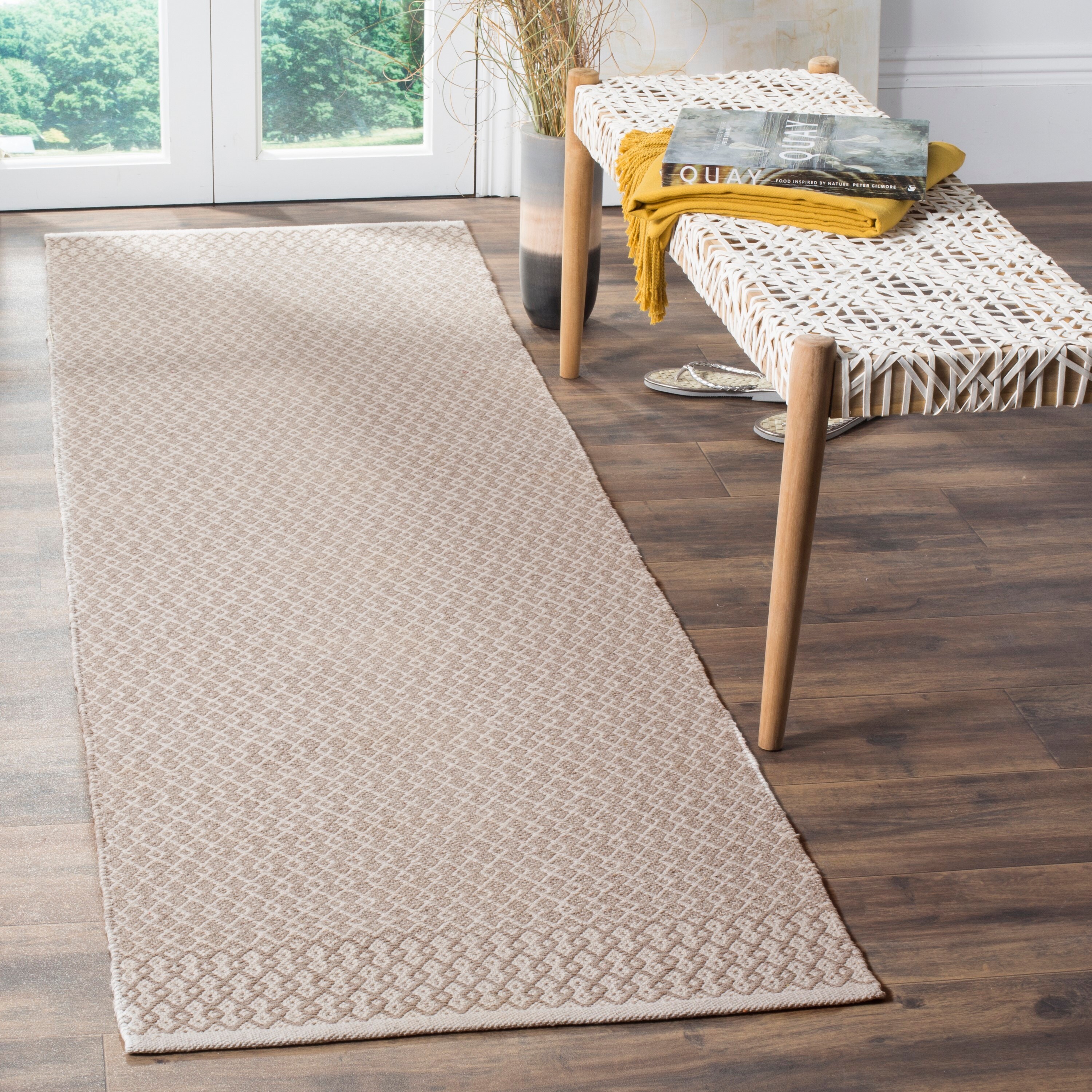 Safavieh MTK339A-26 Montauk Mandalay 2 x 6 (ft) Cotton Ivory/Beige Rectangular Indoor Geometric Coastal Runner rug