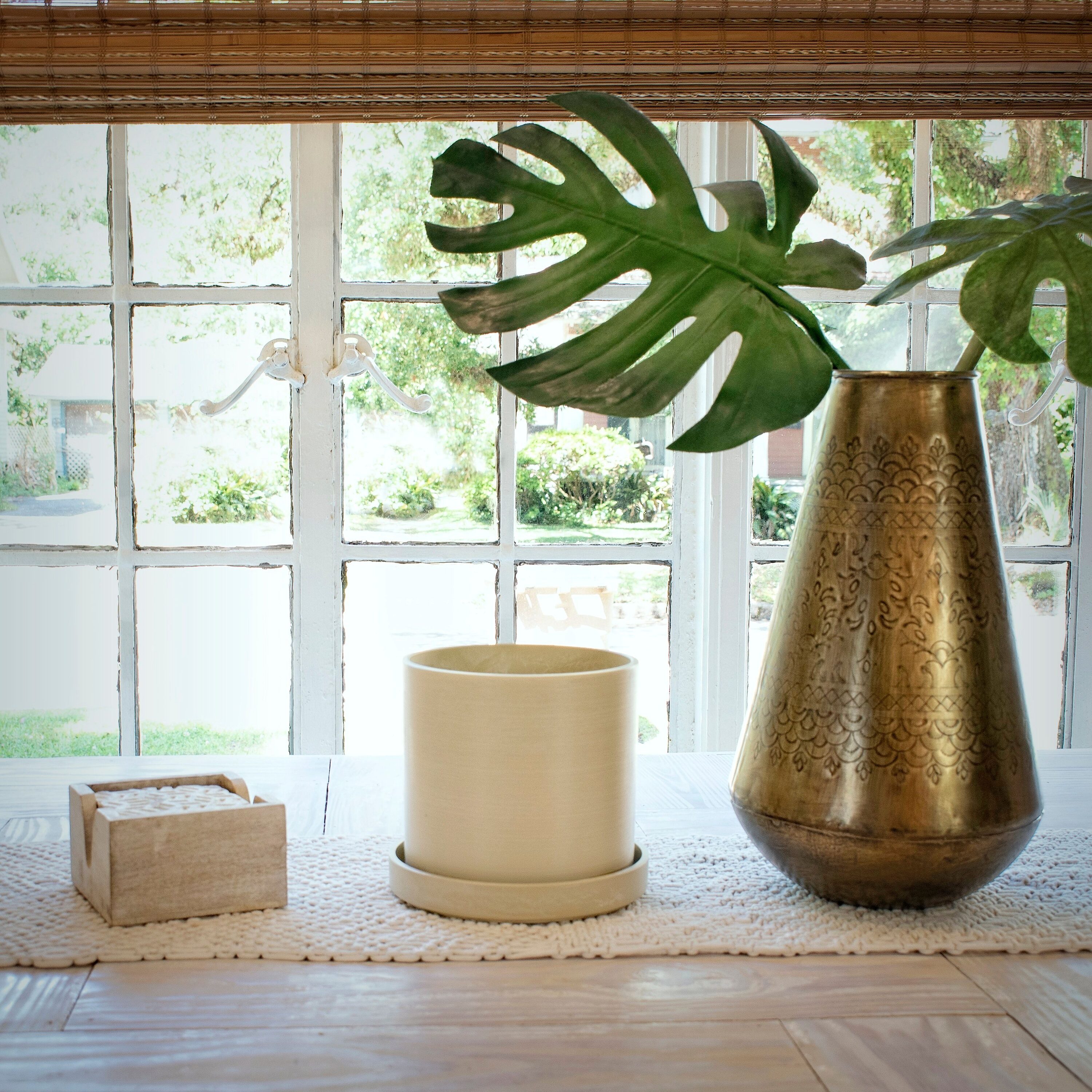 Small Off-white Ceramic Round Indoor Planter with Saucer