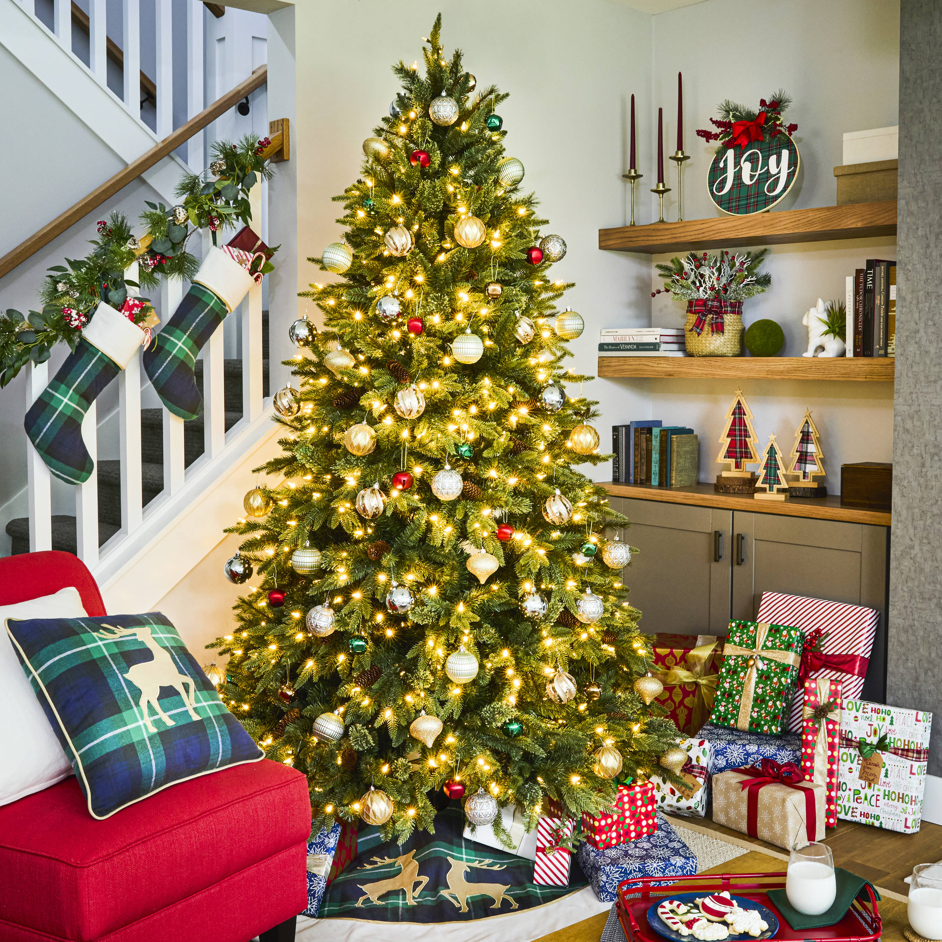 Holiday Living 7.5-ft Hayden Pine Pre-lit Artificial Christmas Tree ...
