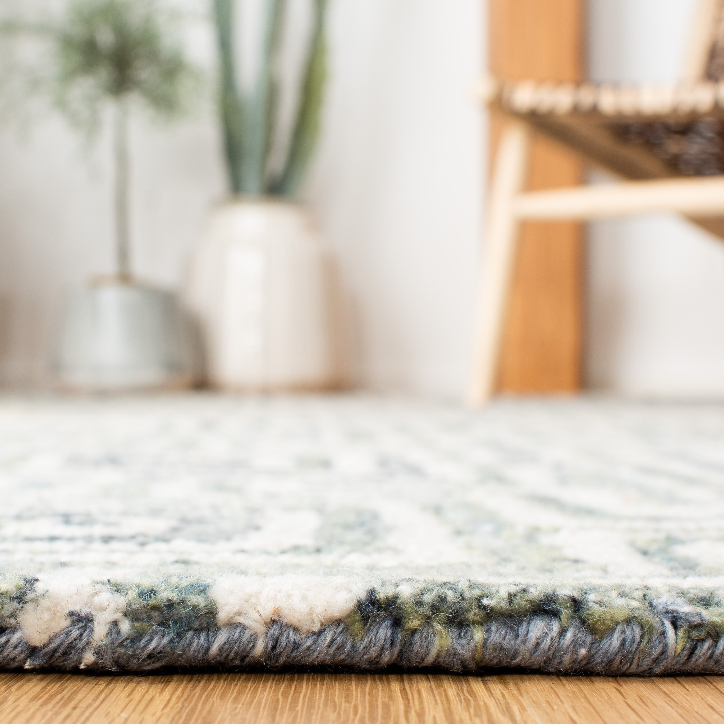 Ivory and Blue Geometric Hand-Tufted Wool Area Rug, 6' x 9'