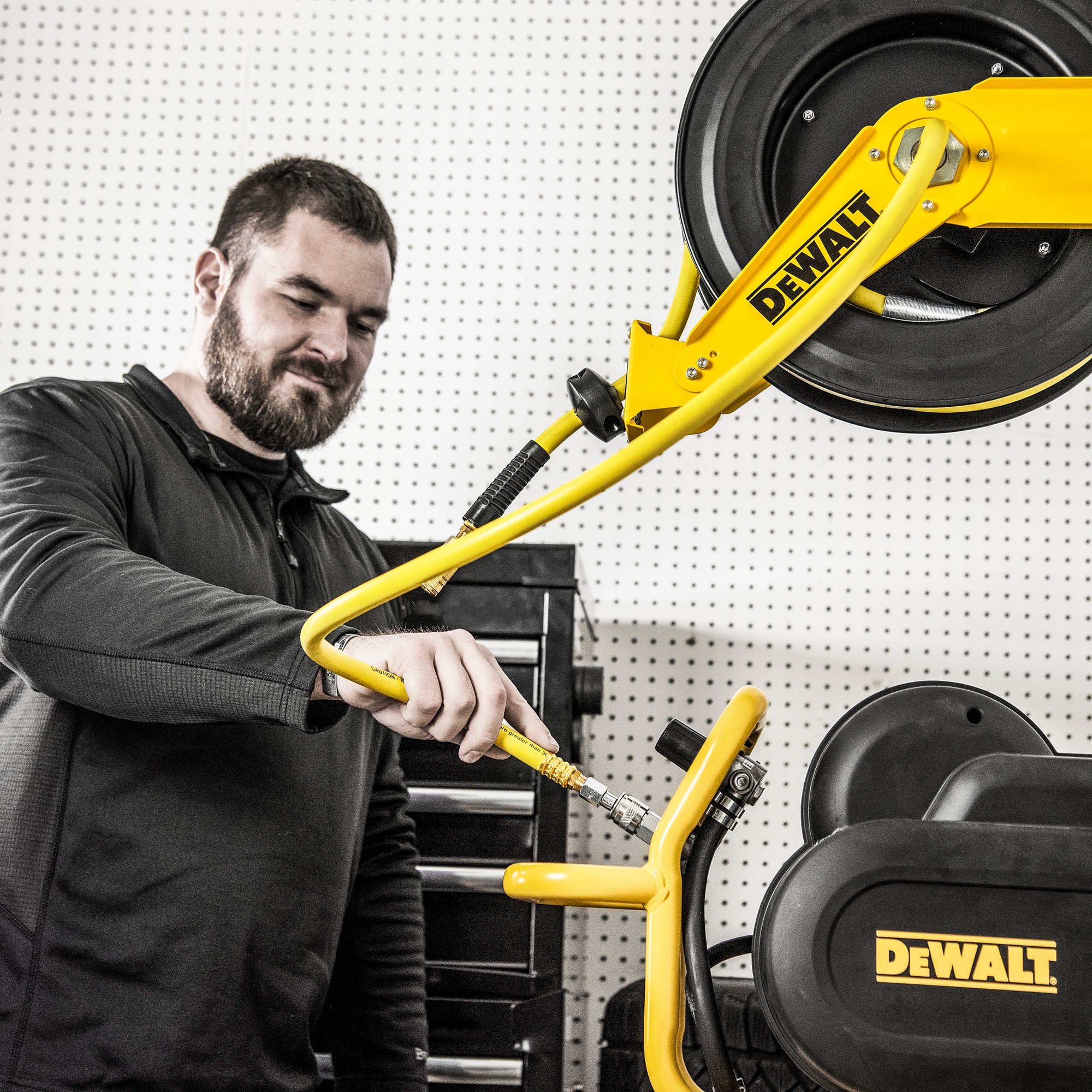 DEWALT 3/8 in x 50 Ft Double Arm Auto Retracting Air Hose Reel in the Air  Compressor Hoses department at